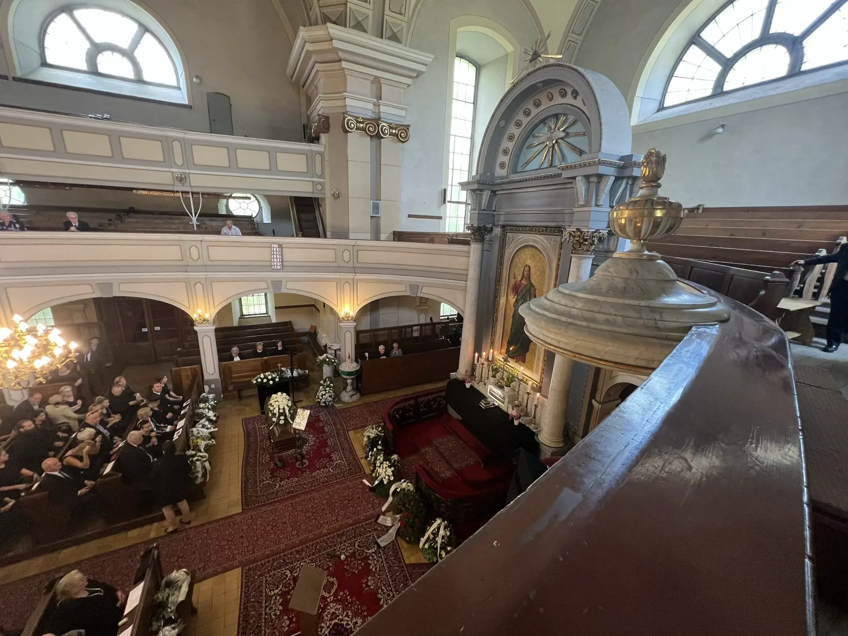 Jedným z jeho prianí bolo, aby počas rozlúčky hral organ Bacha. Bohoslužbu viedol biskup, ktorý bol priateľom Juraja Sarvaša.