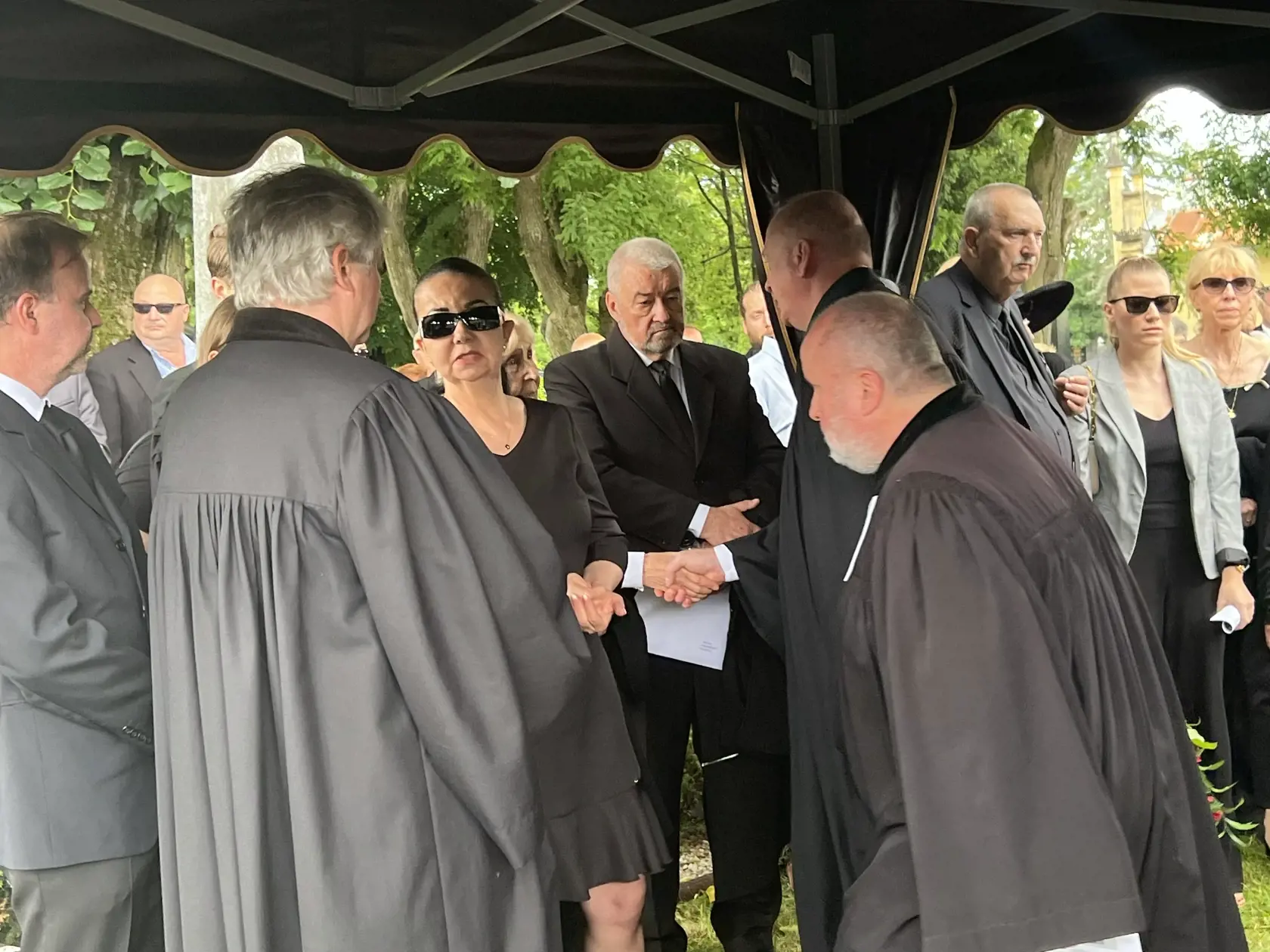 Nad hrobom odzneli Verše Sládkovičovej Maríny.