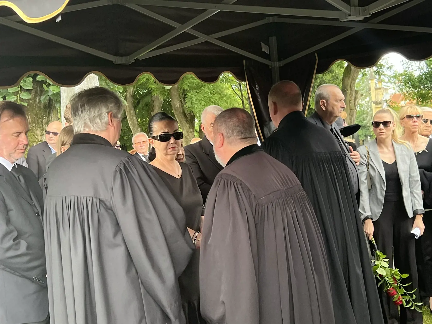 Nad hrobom odzneli Verše Sládkovičovej Maríny.