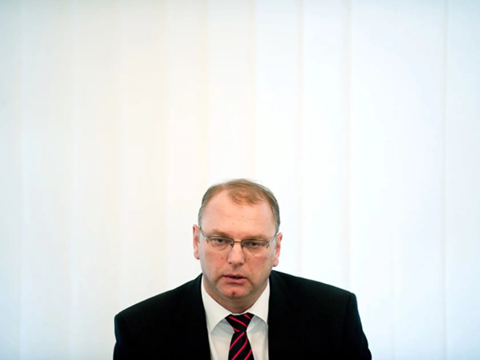 Poslanec za Smer-SD Ľubomír Vážny obvinil kolegu Baránika, že má koronavírus.