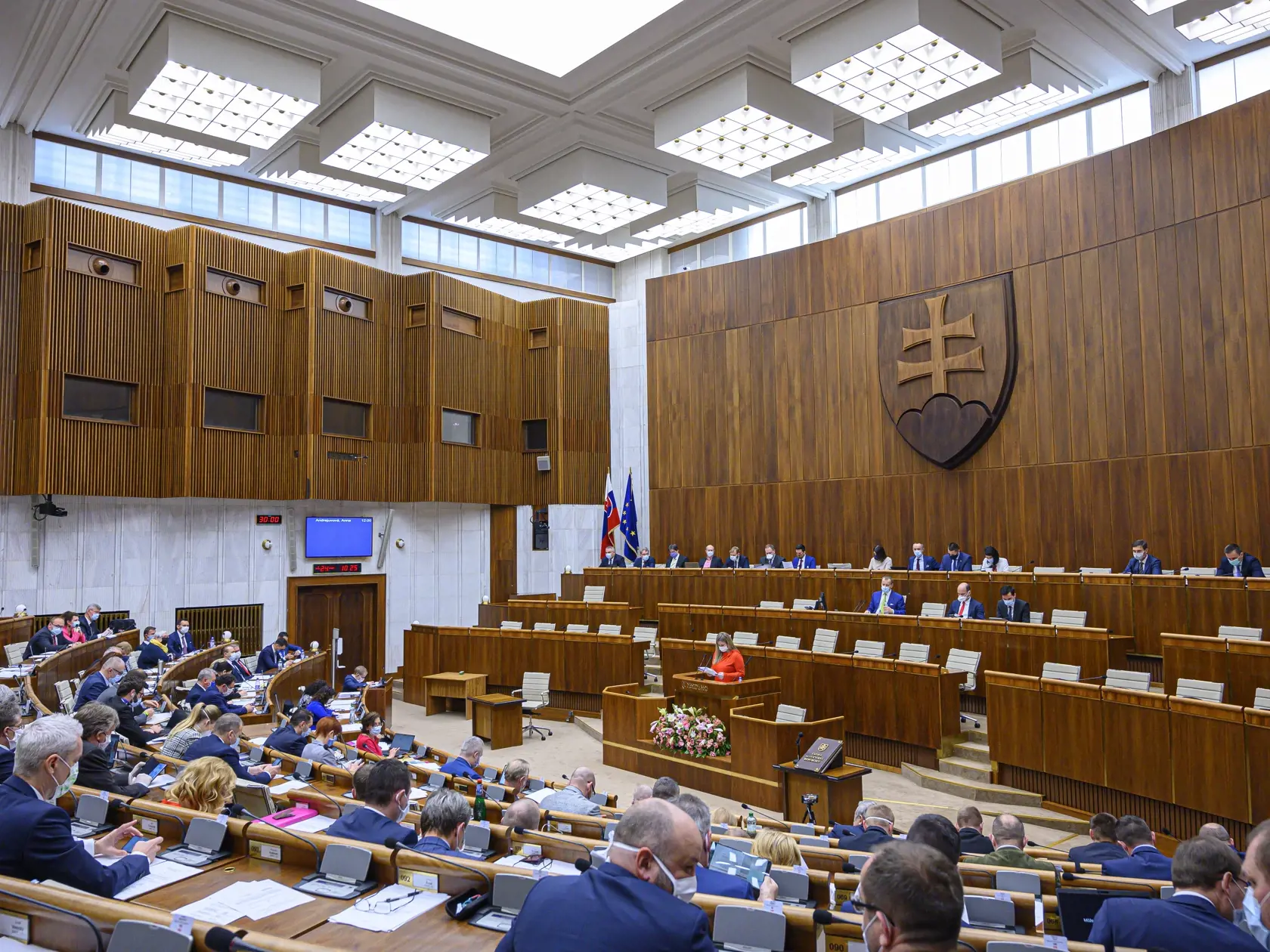 Poslanci počas druhej schôdze Národnej rady Slovenskej republiky. Bratislava, 24. marca 2020.  FOTO TASR - Michal Svítok