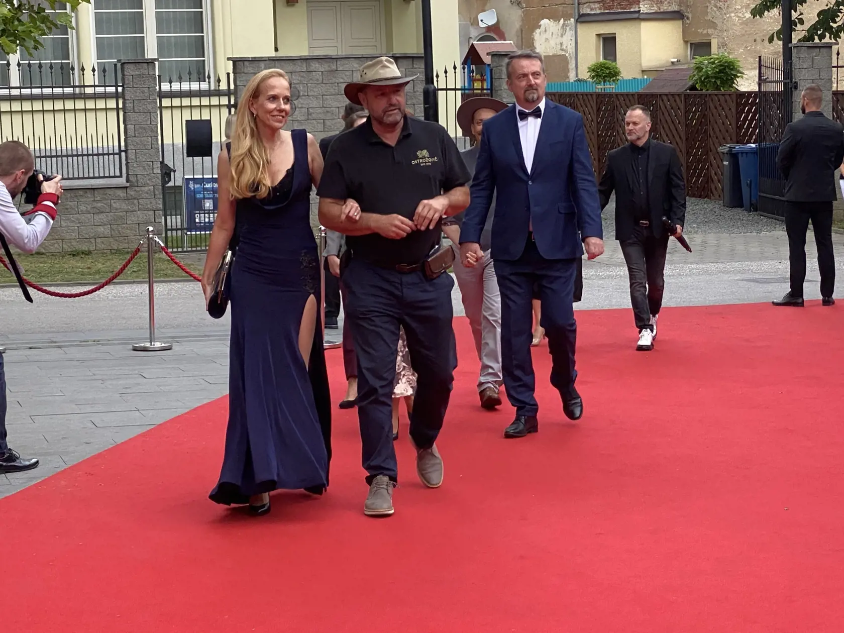 Príchod hostí na záverečný ceremoniál 30. ročníka medzinárodného festivalu Art Film Košice, na ktorom odovzdali ceny držiteľom honorárnych ocenení - Sergejovi Loznicovi, Antónii Liškovej a Marošovi Kramárovi a vyhlásili víťazov jednotlivých súťaží.