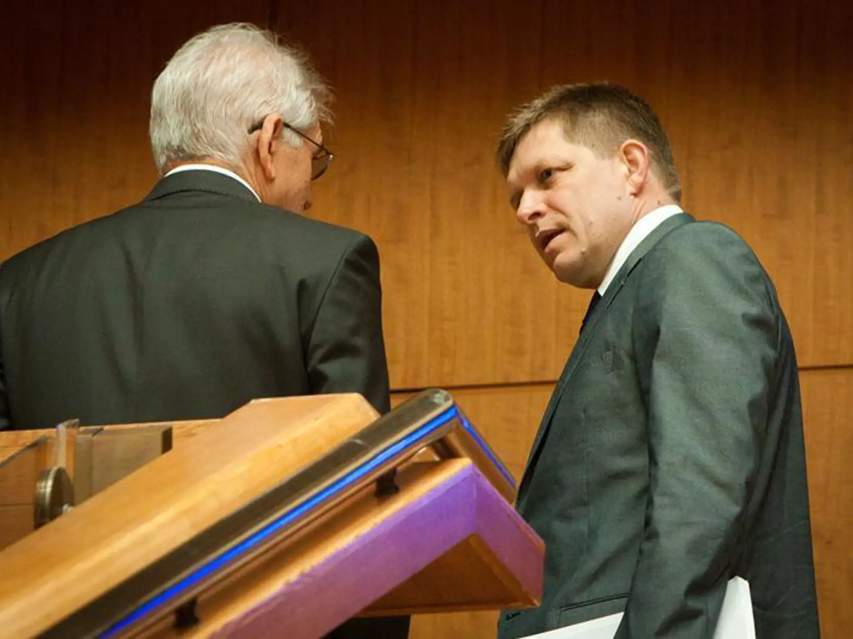 Predseda vlády SR Robert Fico pred začiatkom  4. schôdze vlády