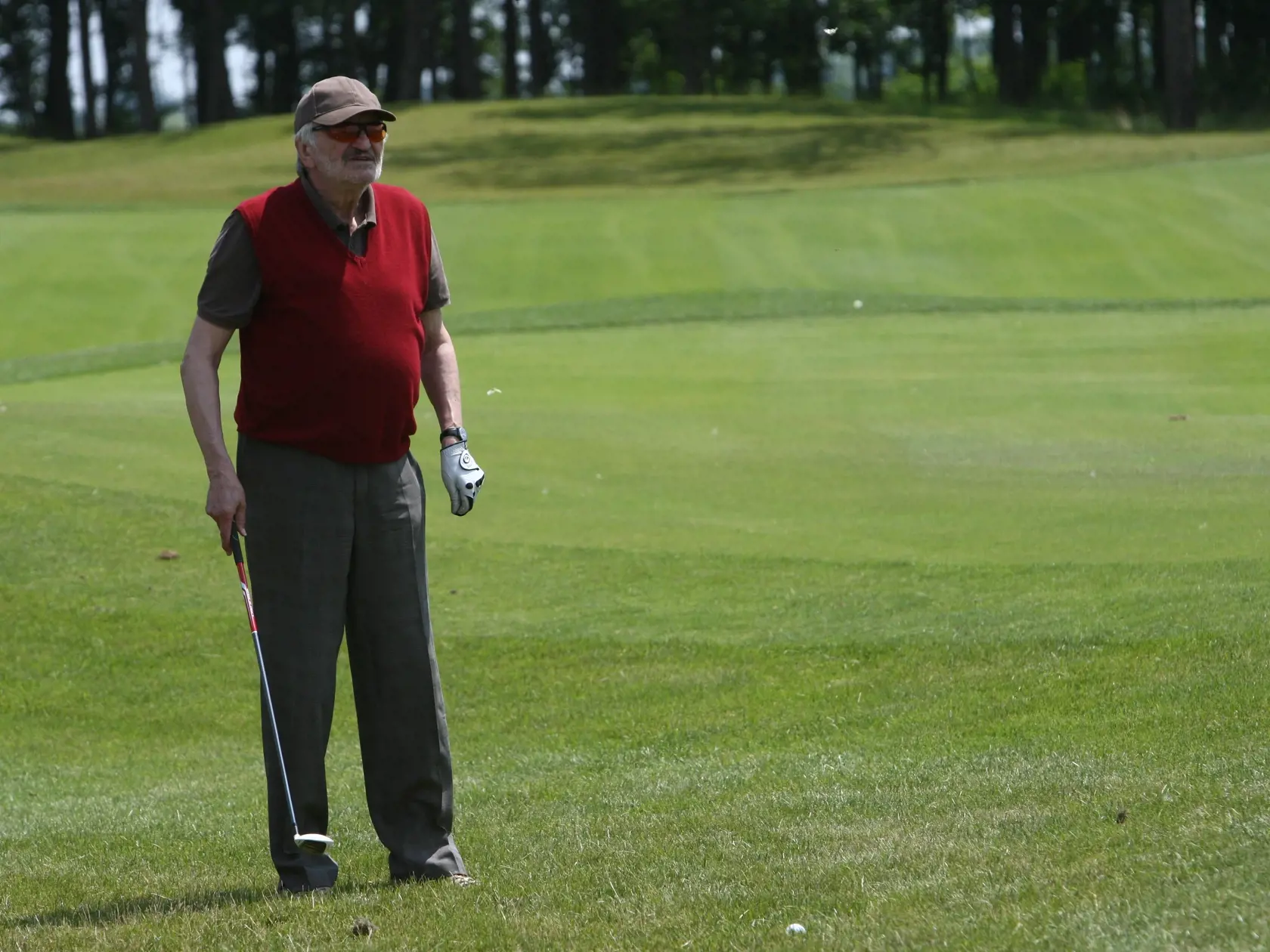 Otváráci golfový turnaj v Hrubej Borši za účastí hercov M. Vašáryovej, M. Lasicu, Petra Sklára, D. Ondrejkovej a ďalších.