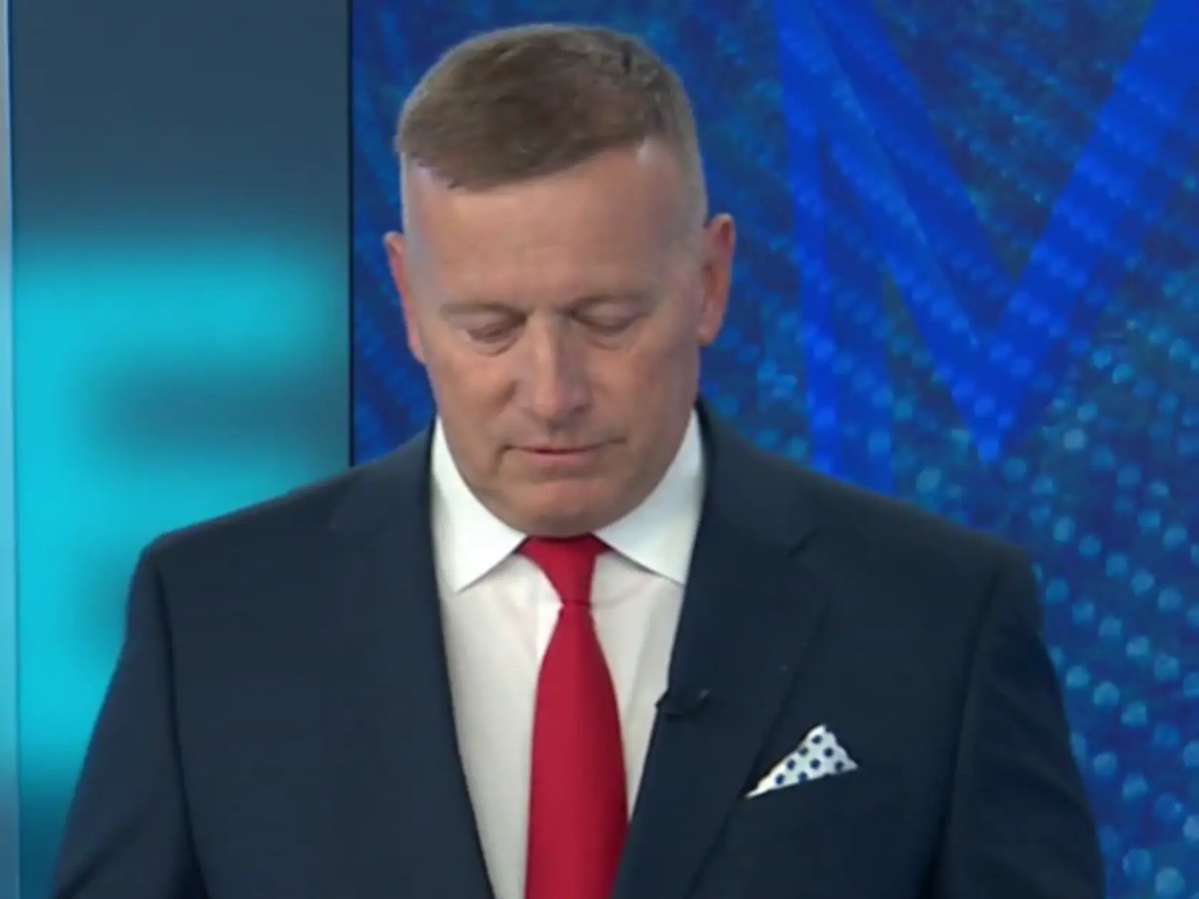 Boris Kollár ukázal v televízii svoj zmenený imidž a nové háro. 