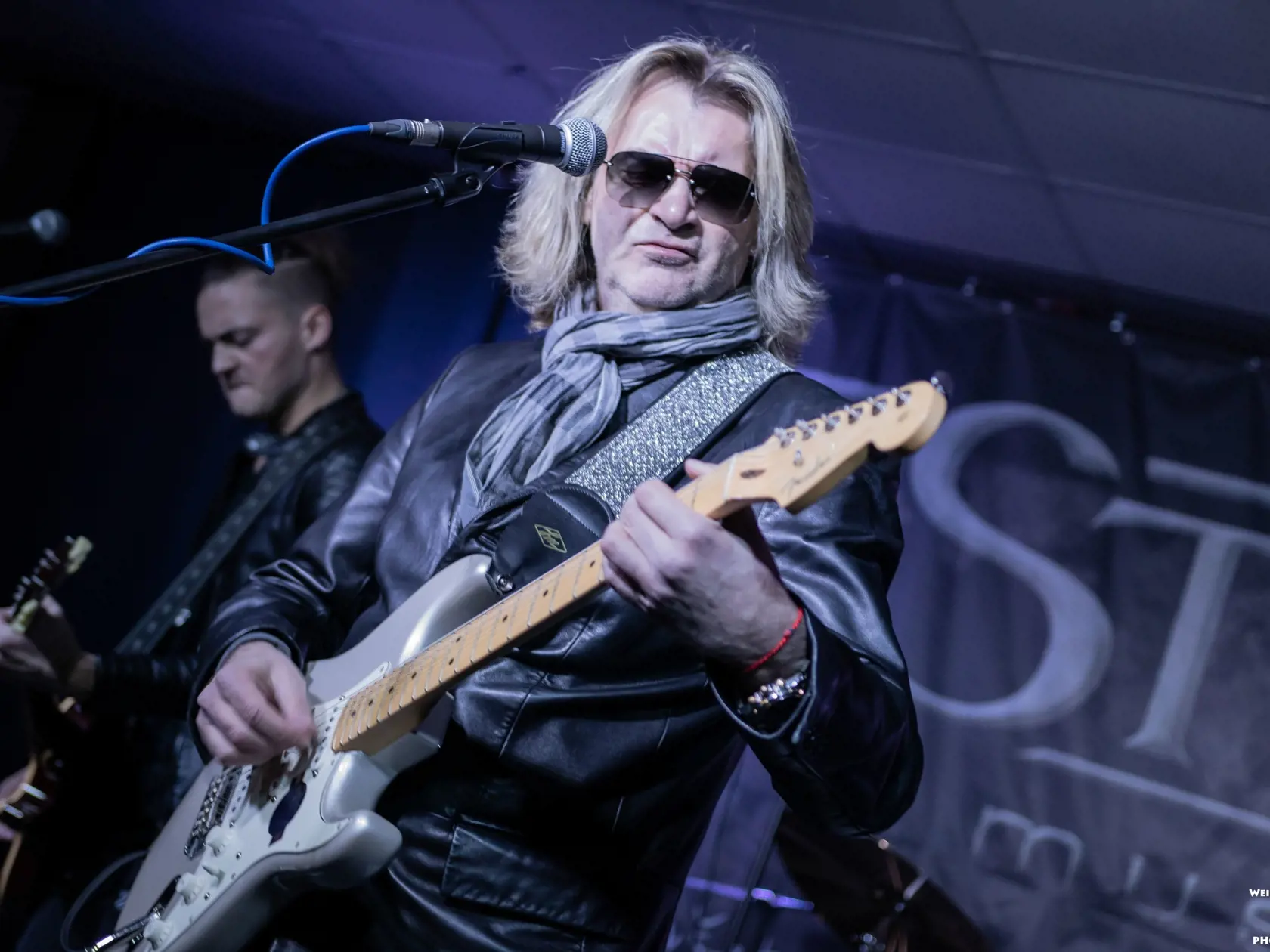 Neodmysliteľné vlasy s blond melírom sprevádzajú Braňa desaťročia.