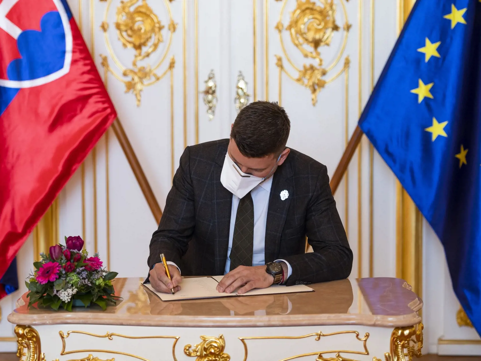 Patrick Linhart sa postavil proti predĺženiu núdzového stavu. Podporí ho aj ďalší poslanec Sme rodina Martin Borguľa?