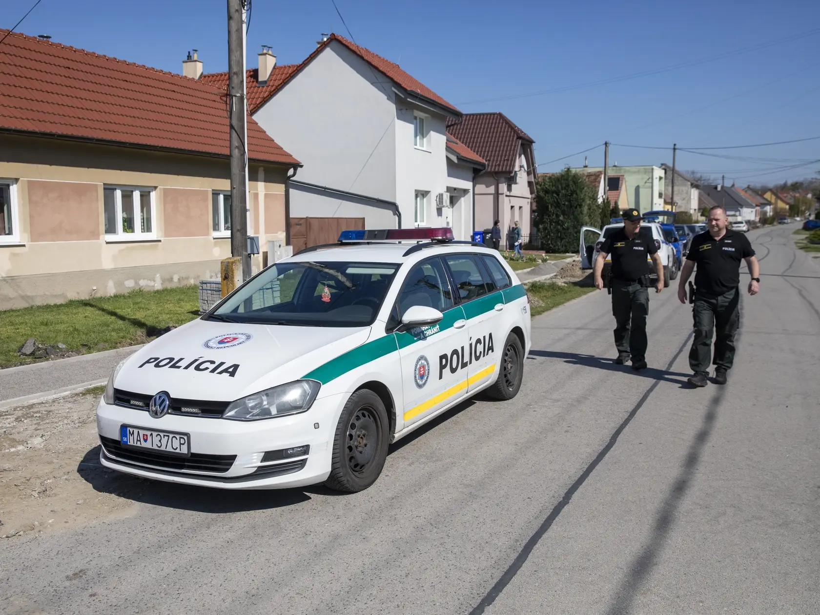 Na snimke je obec Plavecký Štvrtok, kde sa našlo ďalšie ohnisko nákazy slintačky a krívačky , okrem južného Slovenska aj na Záhorí.