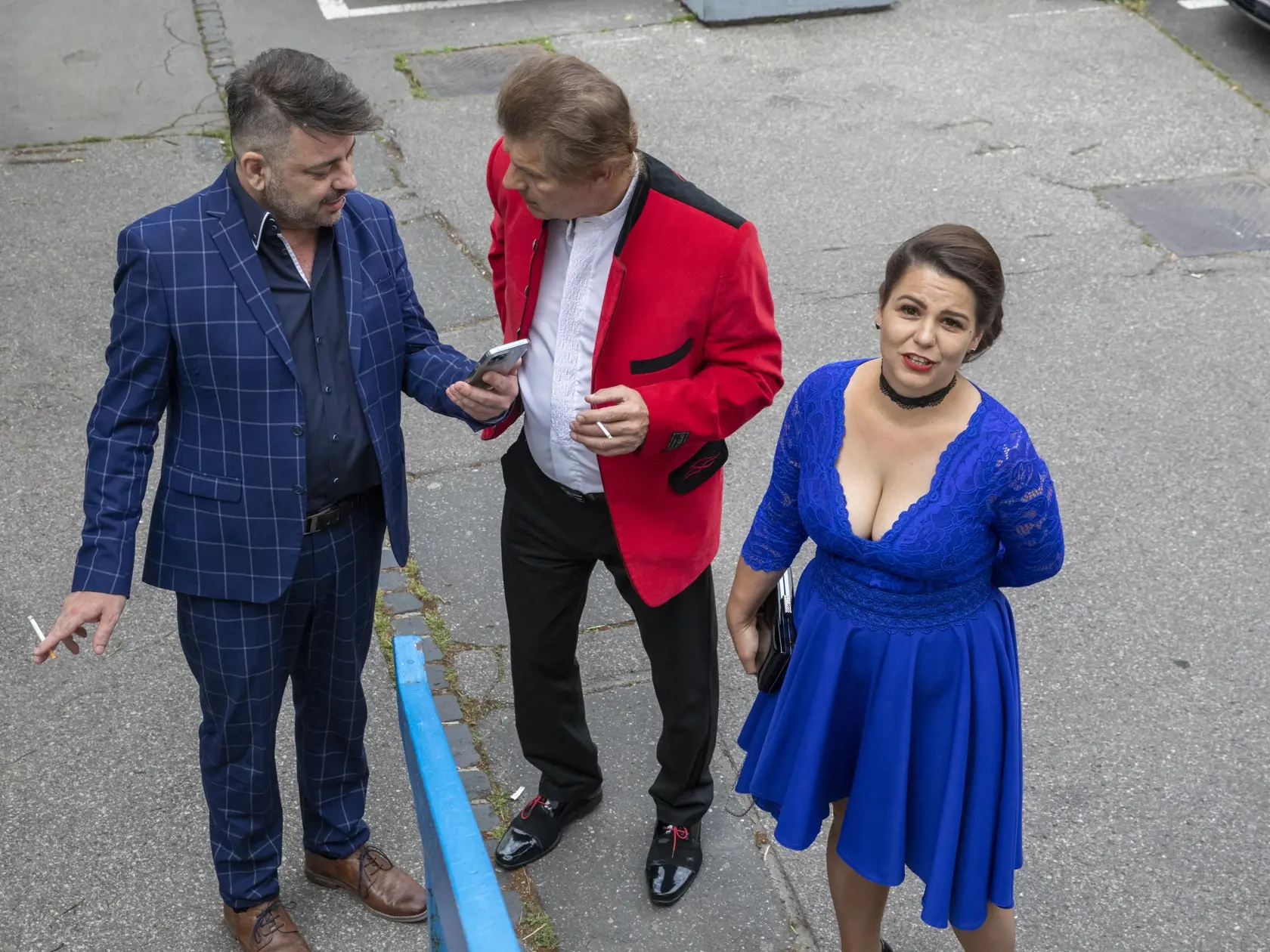 Na snímke je Otto Weiter na oslave 80-ky speváka Dušana Grúňa. Cigaretku si vychutnáva aj s ,,kamarátom" Norom.