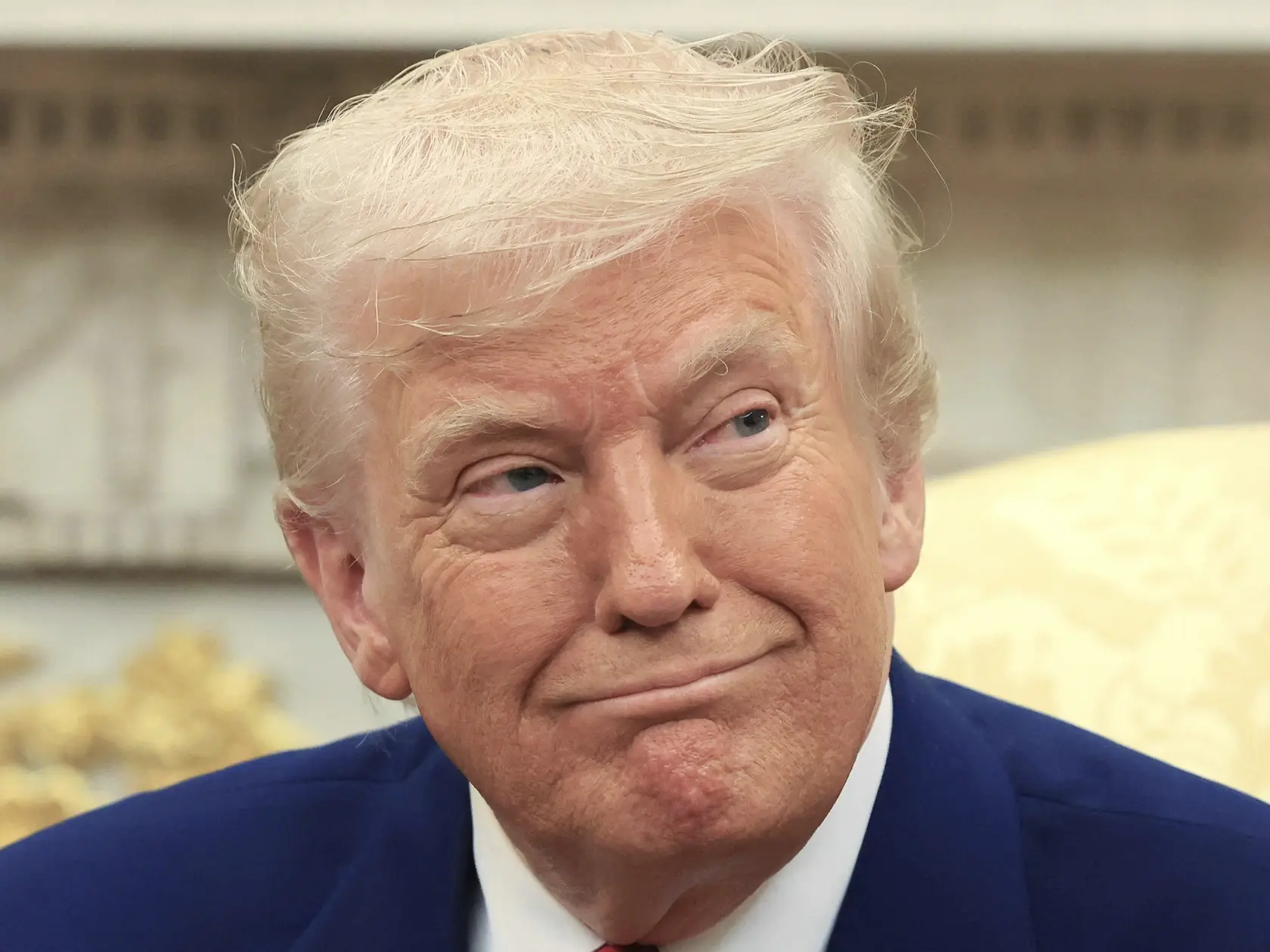 Vo výsledkoch sa tiež uvádza, že Trump meria 190,5 centimetrov a váži 101,6 kilogramu. Denník New York Post podotýka, že prezident tak výrazne schudol oproti svojmu prvému funkčnému obdobiu, keď pri prehliadke v roku 2019 vážil 110,2 kilogramu.