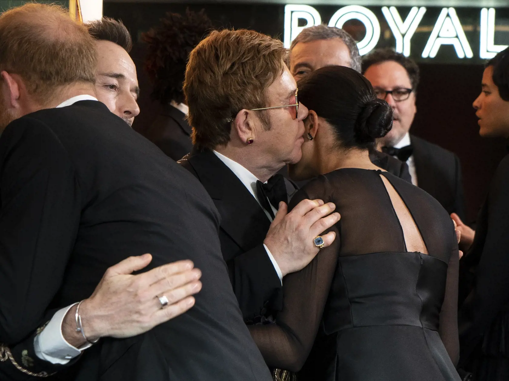 Meghan Markle a princ Harry na londýnskej premiére Levieho kráľa.