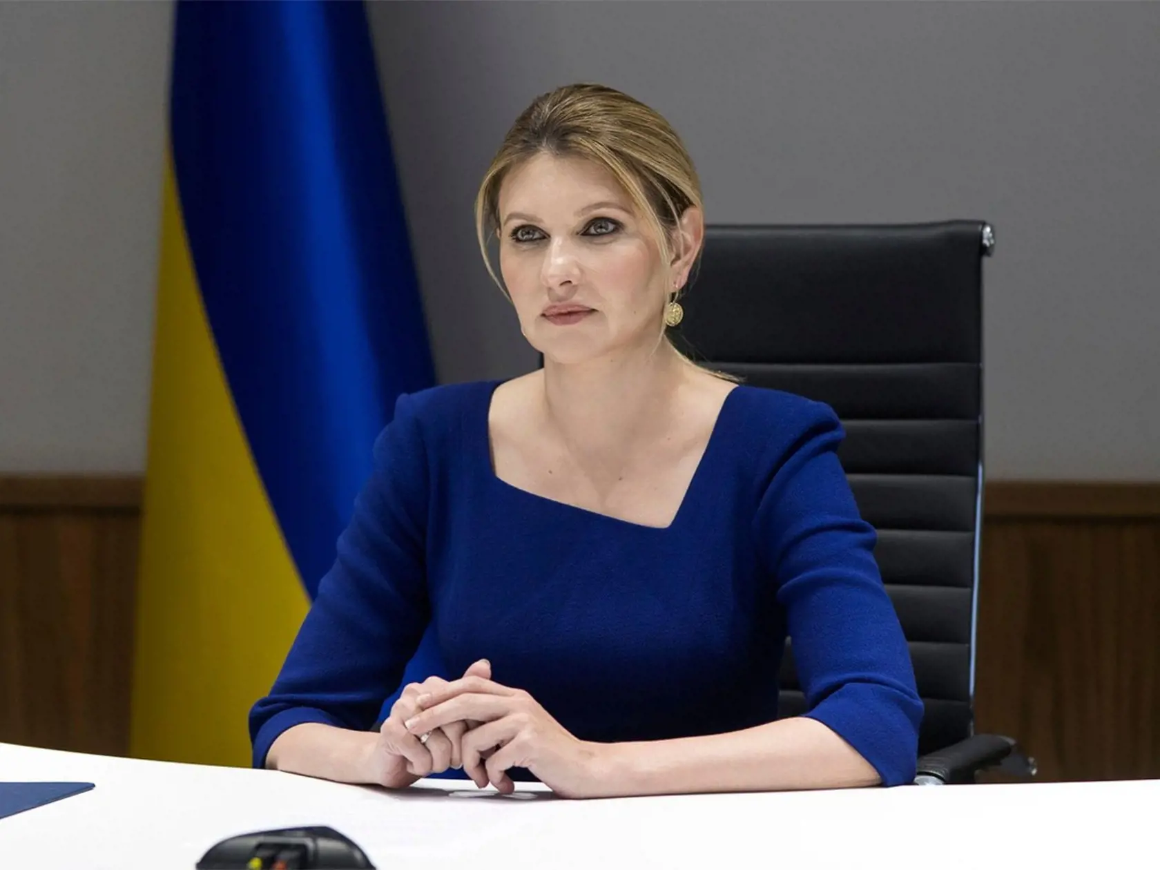 Olena Zelenská sa snaží dodávať svojim krajanom odvahu. Vie, že svojho manžela tak skoro neuvidí.