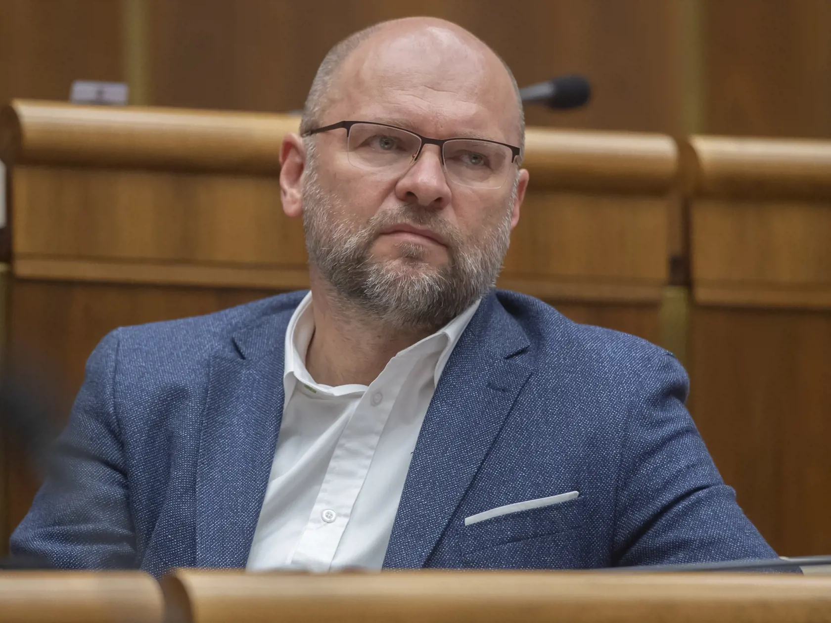 Na snímke minister hospodárstva SR Richard Sulík počas hlasovania o novele zákona o energetike počas 66. schôdze NRSR 22. júna 2022 v Bratislave. Novela zákona o energetike prinesie nových účastníkov na trhu s energiami. FOTO TASR - Martin Baumann 