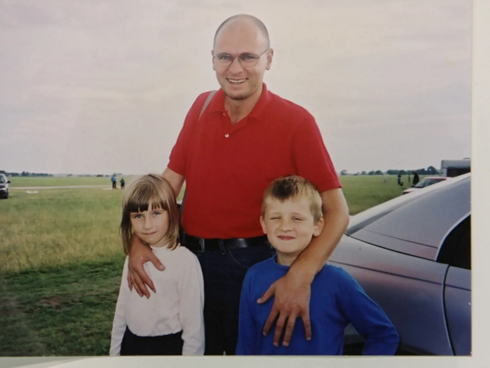 Z rodinného archívu: Politik Richard Sulík pred rokmi so svojou dcérou Alexandrou a synom Filipom.