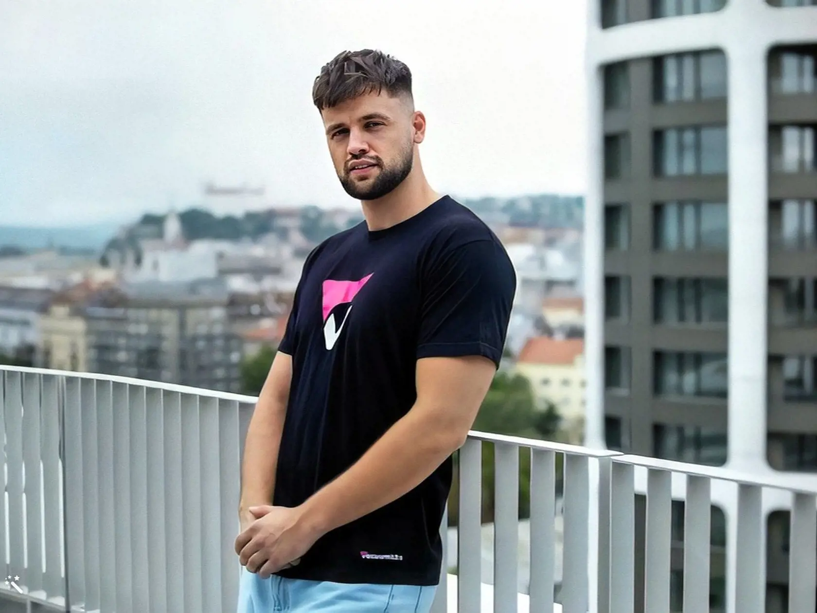 Filip Sulík s kamošmi vymyslel netradičnú zábavku