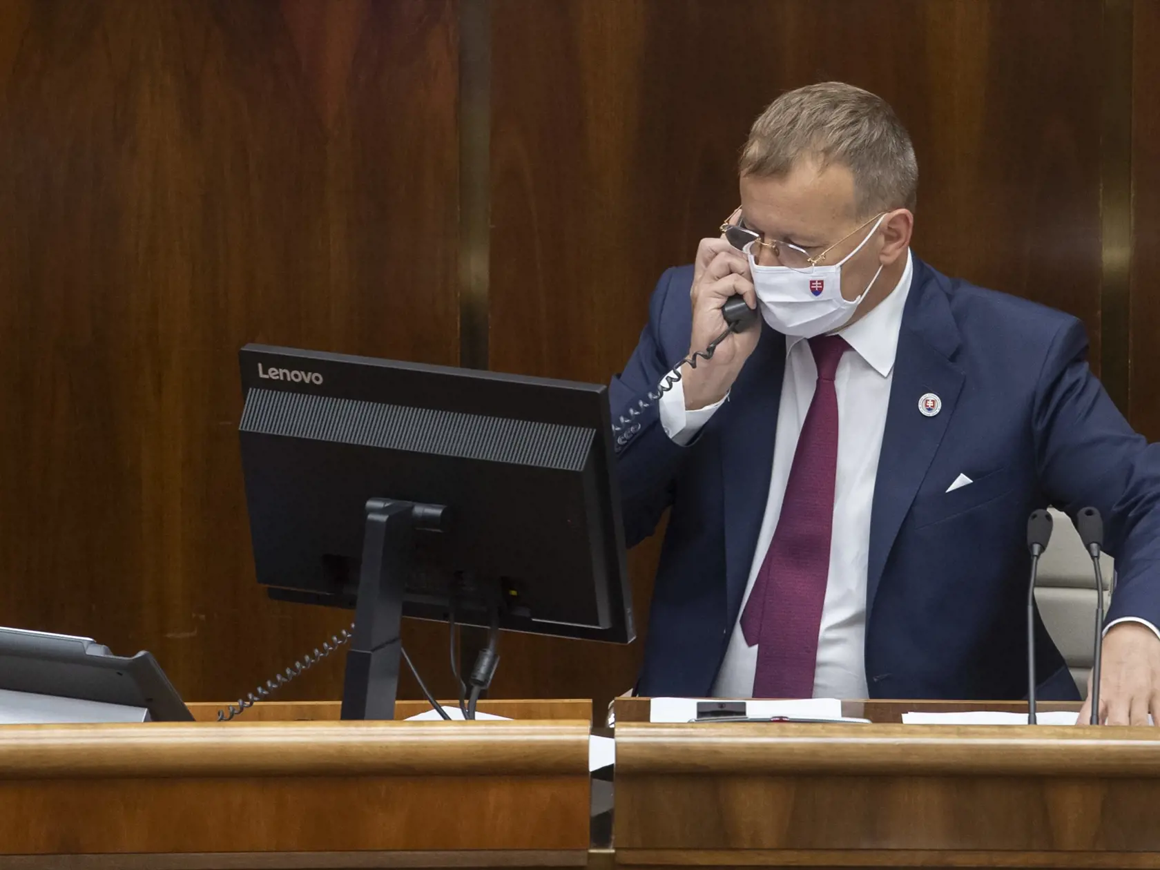 Na snímke predseda Národnej rady SR (NR SR) Boris Kollár (Sme rodina) počas 44.  schôdze parlamentu k návrhu skupiny poslancov na prijatie uznesenia NR SR vo veci posilnenia cenovej stability potravín v stredu 29. septembra 2021 v Bratislave. FOTO TASR - Martin Baumann
