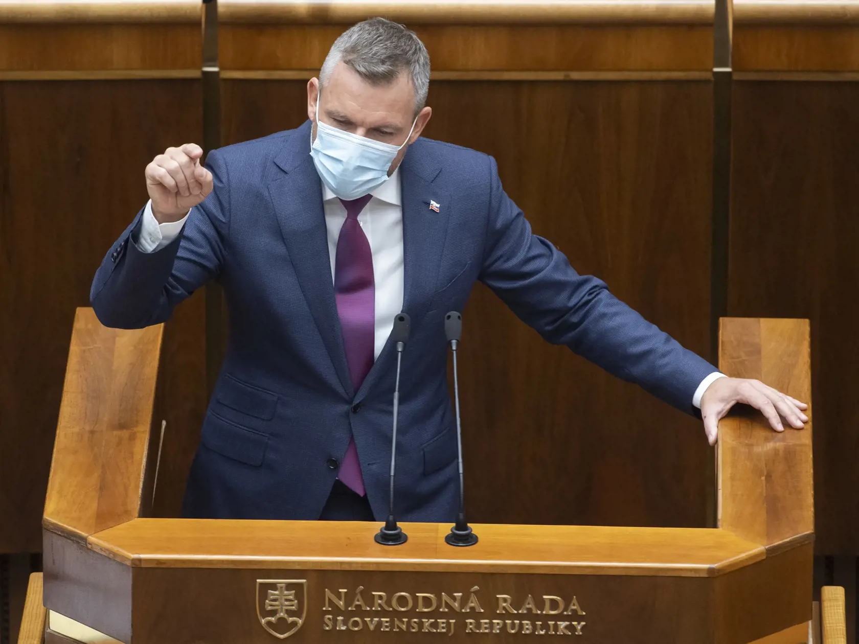 Na snímke poslanec parlamentu Peter Pellegrini (nezaradený) reční počas rozpravy o zvyšovaní cien energií v rámci 43. schôdze Národnej rady SR (NR SR) v stredu 29. septembra 2021 v Bratislave. FOTO TASR - Martin Baumann