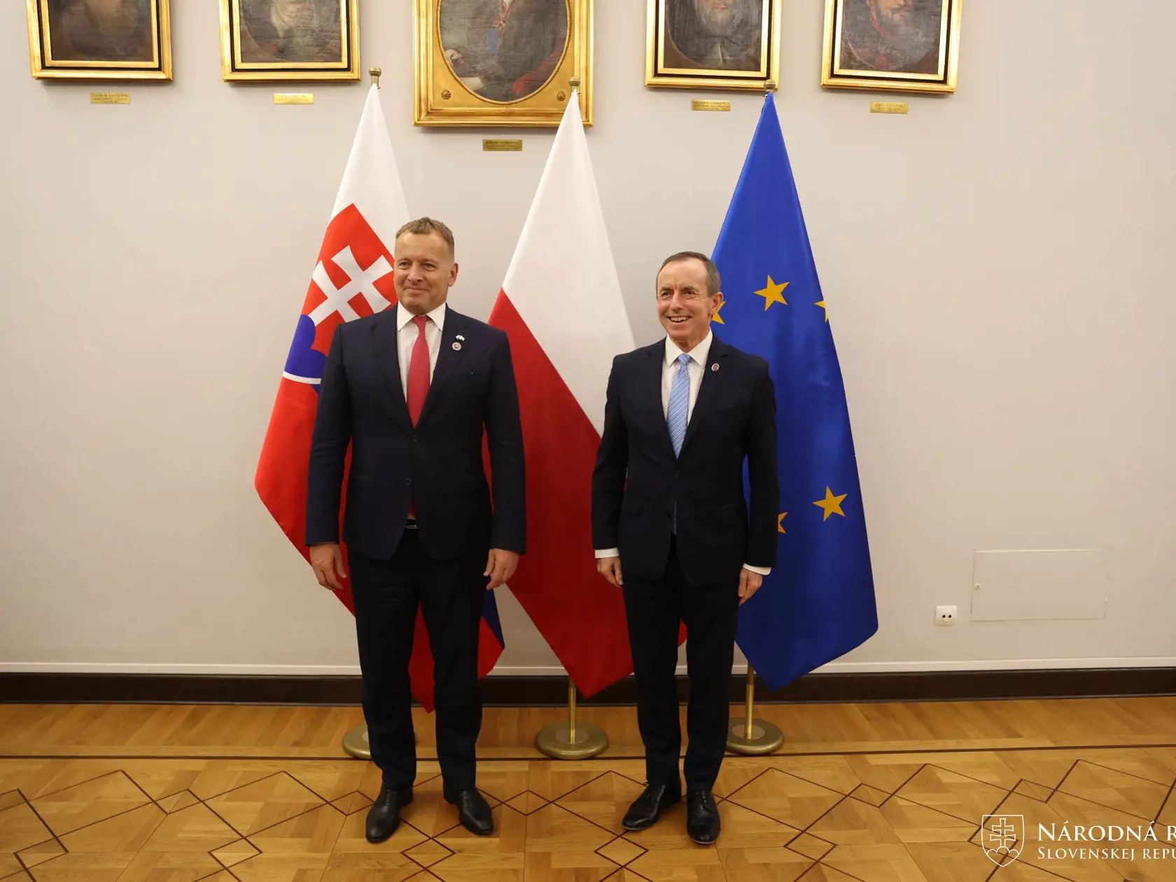 Predseda parlamentu SR Boris Kollár (vľavo) v stredu 13. októbra 2021 odcestoval na svoju prvú oficiálnu návštevu Poľskej republiky. Vo Varšave absolvoval stretnutia s prezidentom Andrzejom Dudom, predsedníčkou Sejmu Elżbietou Witekovou a maršálkom Senátu Tomaszom Grodzkim (vpravo). FOTO TASR - Kancelária NR SR, 13. októbra 2021
