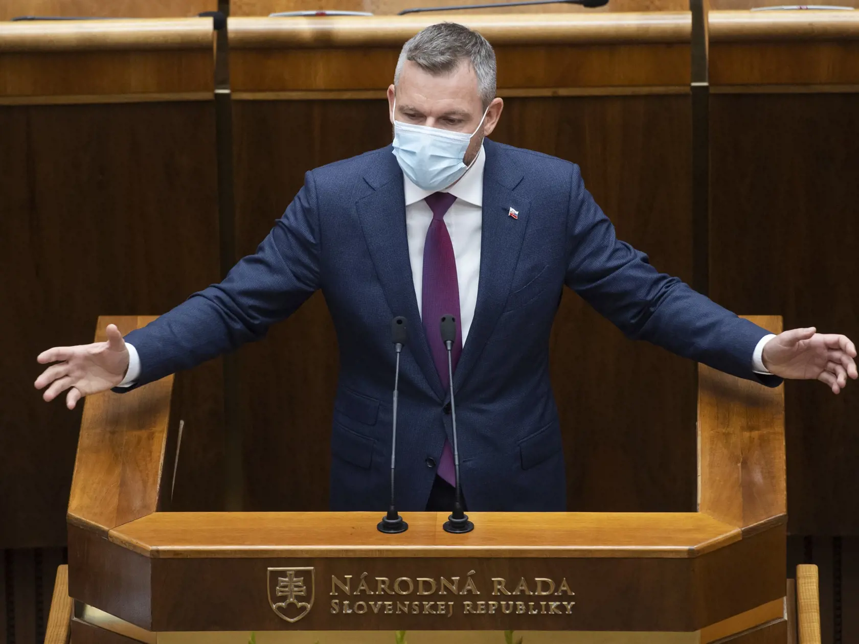 Na snímke poslanec parlamentu Peter Pellegrini (nezaradený) reční počas rozpravy o zvyšovaní cien energií v rámci 43. schôdze Národnej rady SR (NR SR) v stredu 29. septembra 2021 v Bratislave. FOTO TASR - Martin Baumann