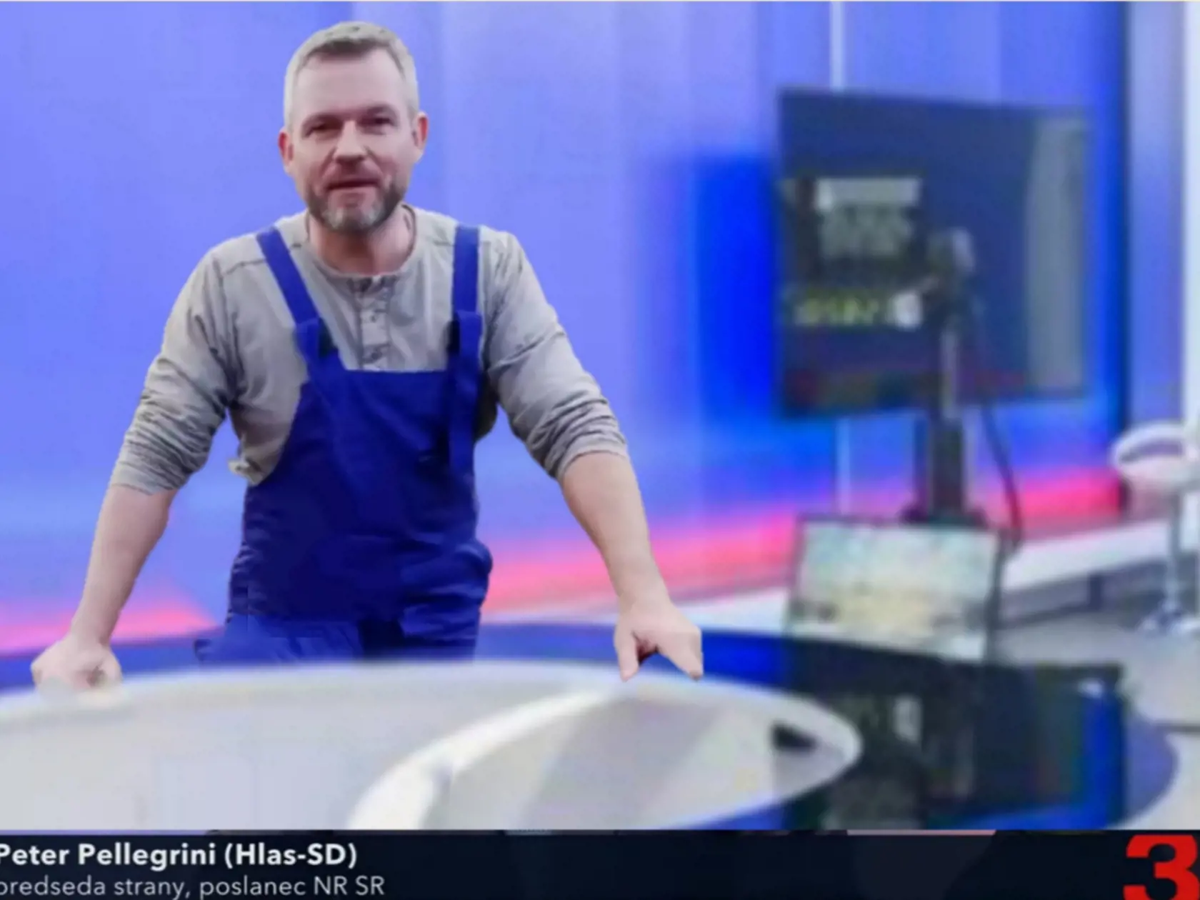Čo sa týka slovenských politikov, tento týždeň vtipkárov najviac zaujal Peter Pellegrini (Hlas-SD) a jeho modré montérky.