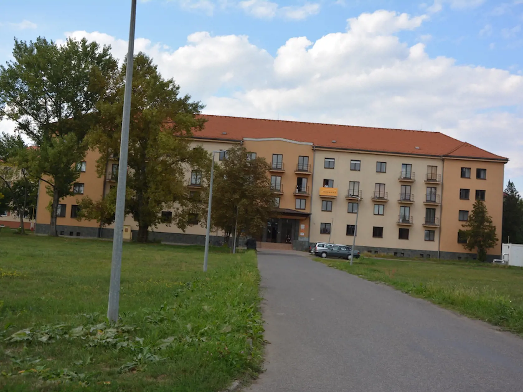 V tejto budove v minulosti sídlili železniční lekári.