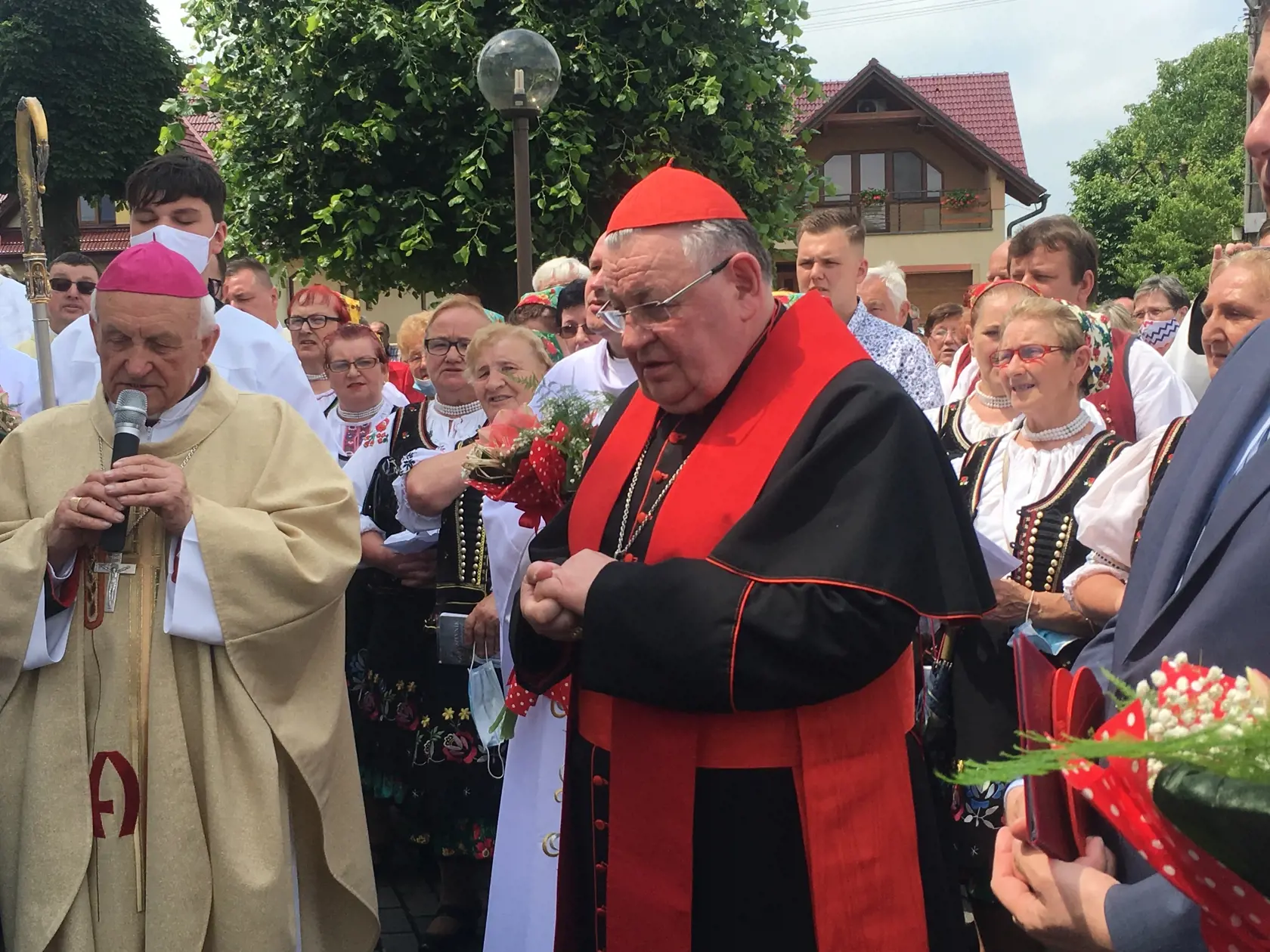 V obci Dlhé Klčovo sa stretol kardinál Dominik Duka s košickým emeritným arcibiskupom Alojzom Tkáčom.