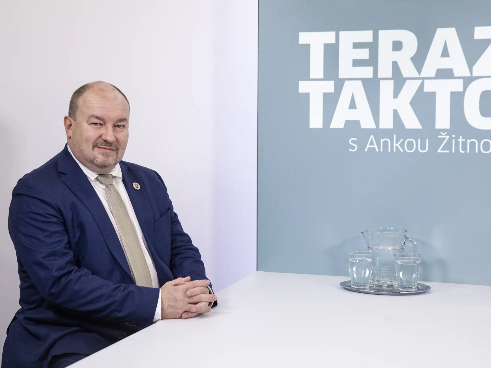Na snímke je diskusná relácia “Teraz takto”, ktorej hosťom bol  poslanec Národnej rady Slovenskej republiky na kandidátke strany SNS Rudolf Huliak.