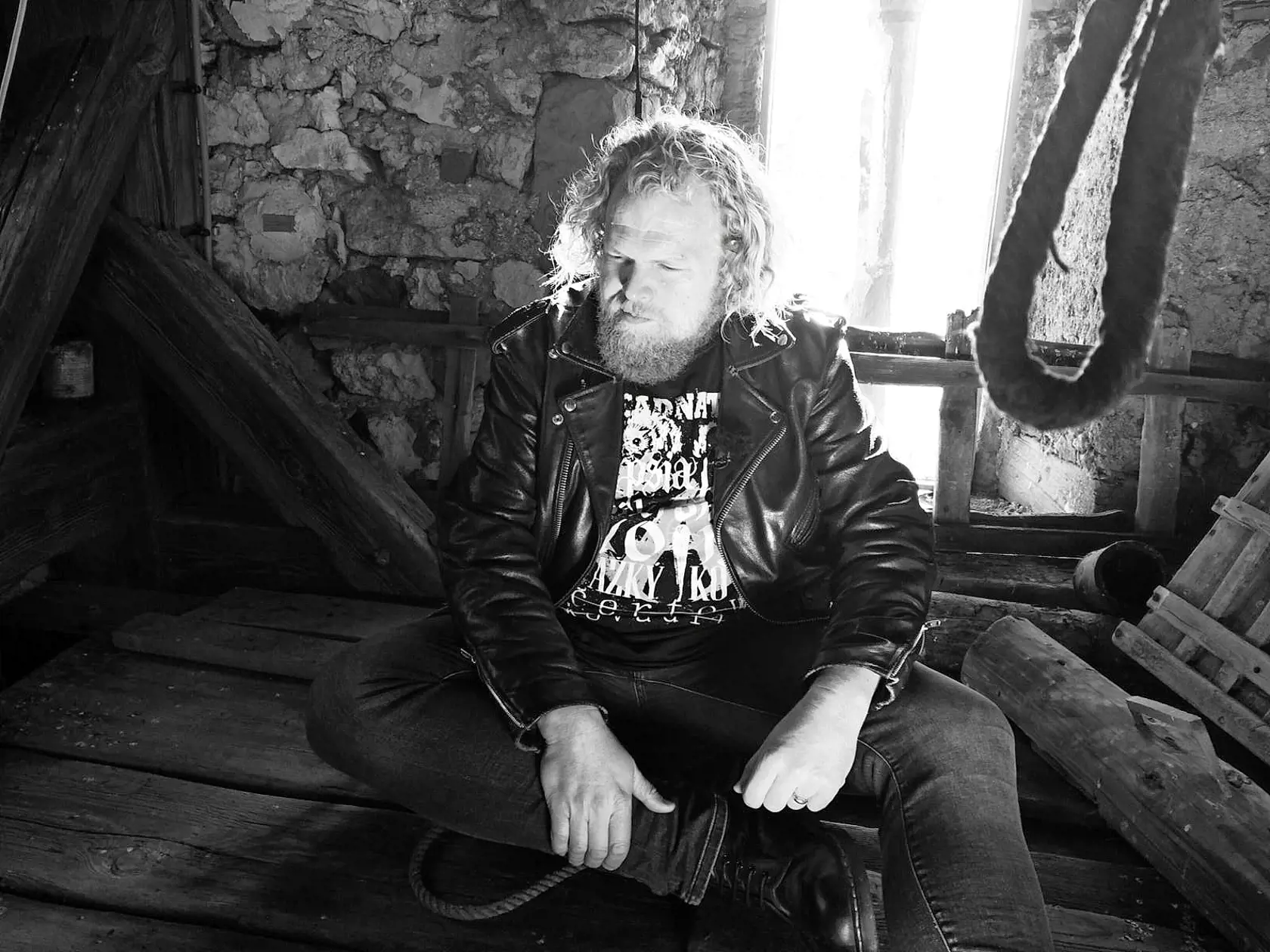 Tvrdý rocker a nesmierne tvorivý mladý muž. To všetko zosobňuje Pišta Vandal Chrappa.
