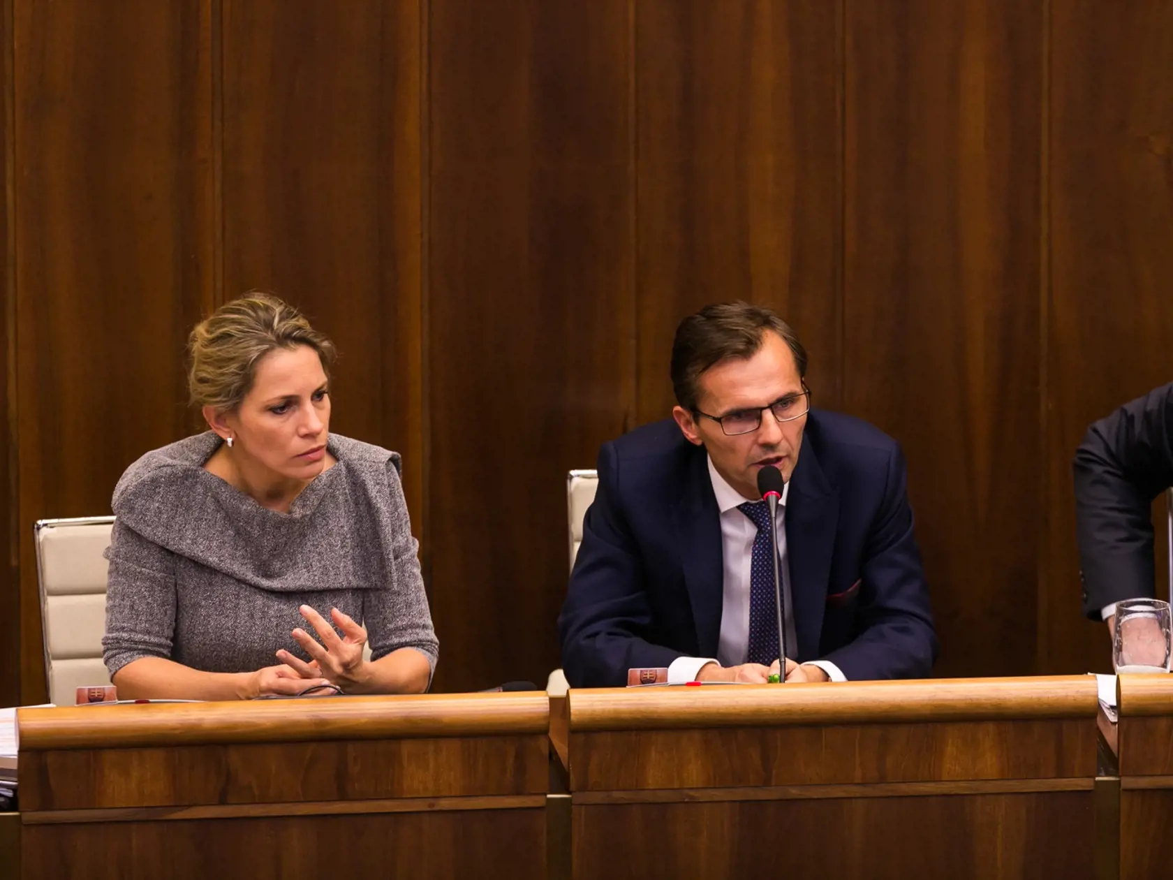 Poslanci okolo Jany Kiššovej, Natálie Blahovej, Ľubomíra Galka a Jozefa Rajtára vystupujú z poslaneckého klubu SaS.