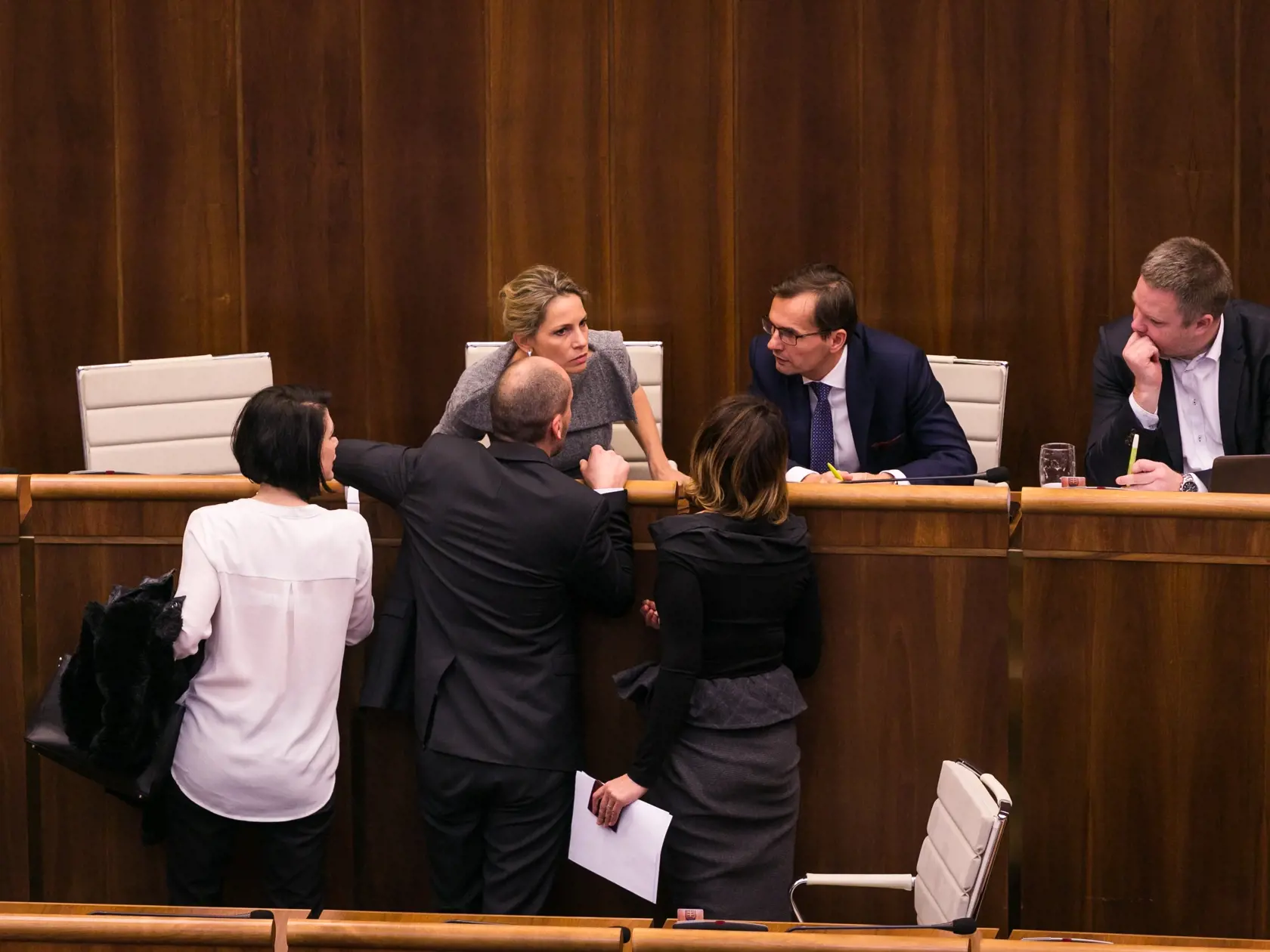Poslanci okolo Jany Kiššovej, Natálie Blahovej, Ľubomíra Galka a Jozefa Rajtára vystupujú z poslaneckého klubu SaS.