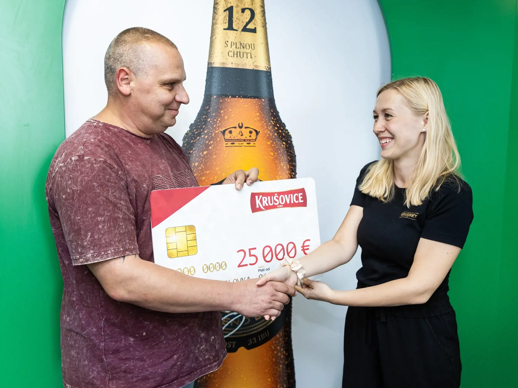 Spokojný výherca súťaže Rastislav s Martinou Murínovou z trade marketingu.