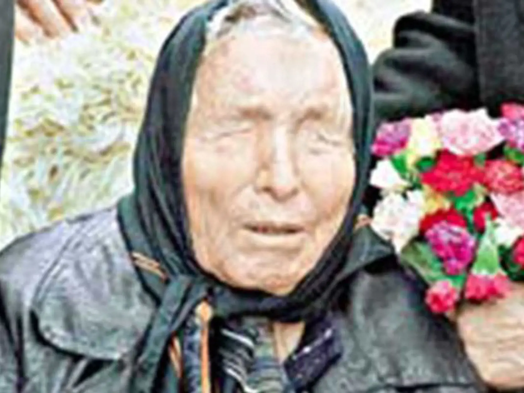 Unikátnu schopnosť vidieť do budúcnosti vraj Baba Vanga získala ešte ako 12-ročné dieťa, keď prišla o zrak počas silnej búrky. Vďaka takejto povesti teda nečudo, že sa jej údajné veštby objavujú dodnes. A hoci ju prezývali „Nostradamom z Balkánu“, od skutočného Michela de Nostredame († 62) – francúzskeho lekára a astrológa – sa výrazne odlišovala.