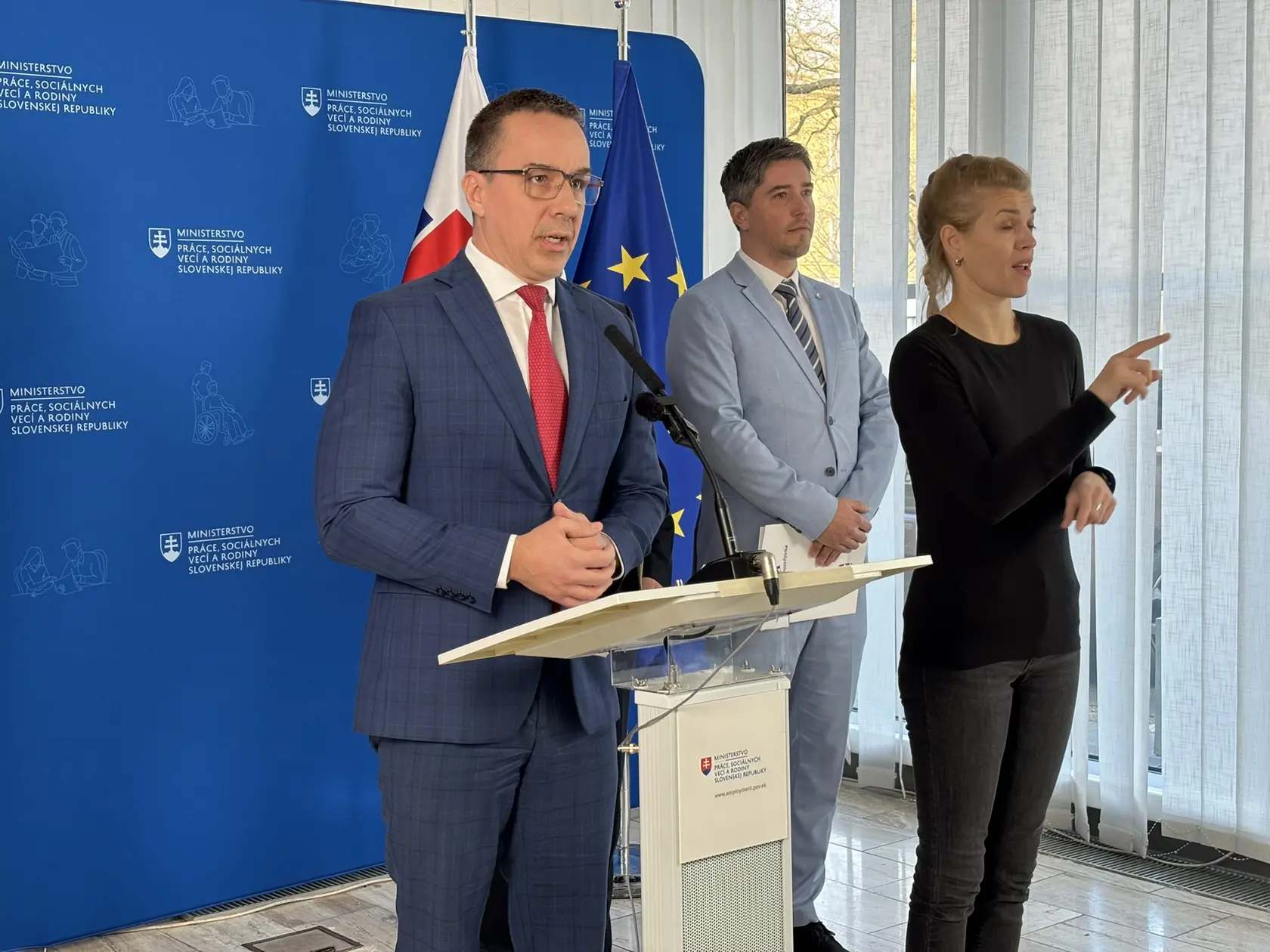 Minister práce Erik Tomáš.