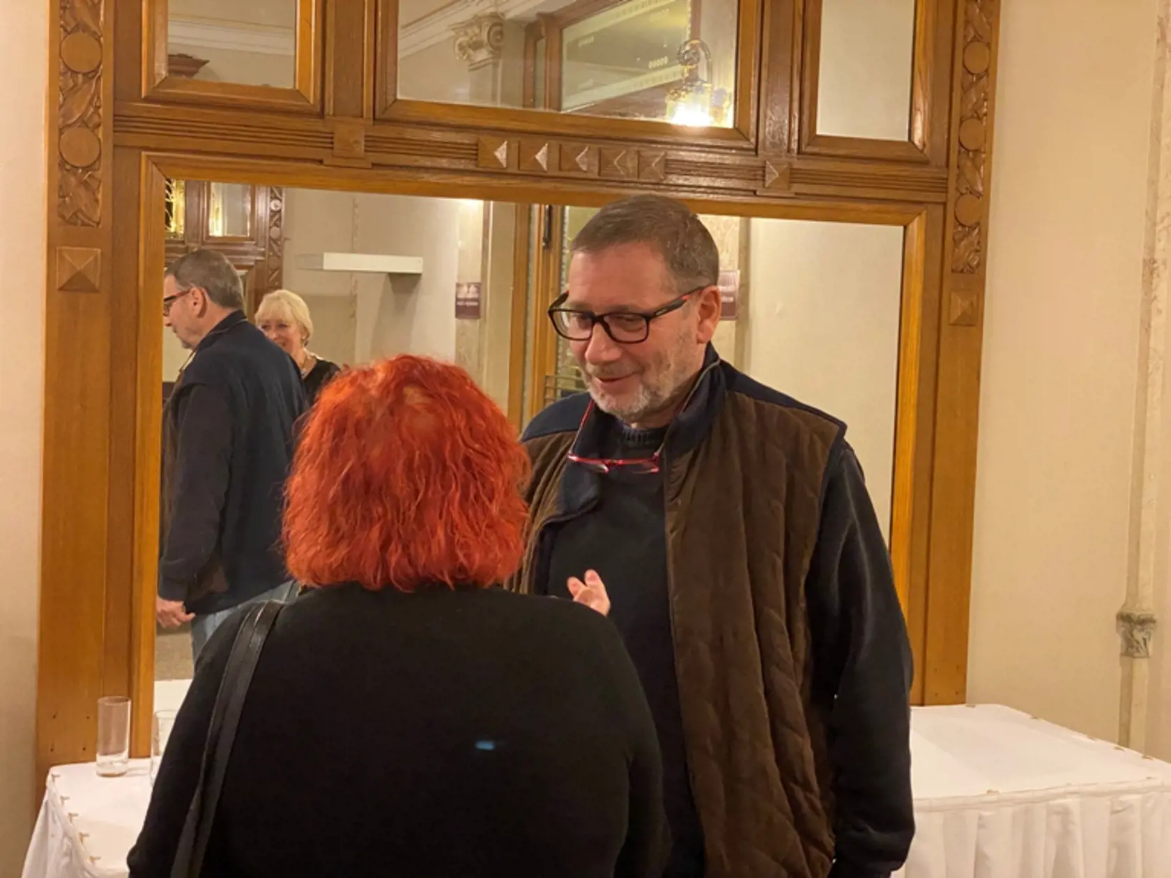 Inscenácia Harold a Maude - stretnutie členov Klubu s hlavnými protagonistami a riaditeľom divadla Tomášom Töpferom.