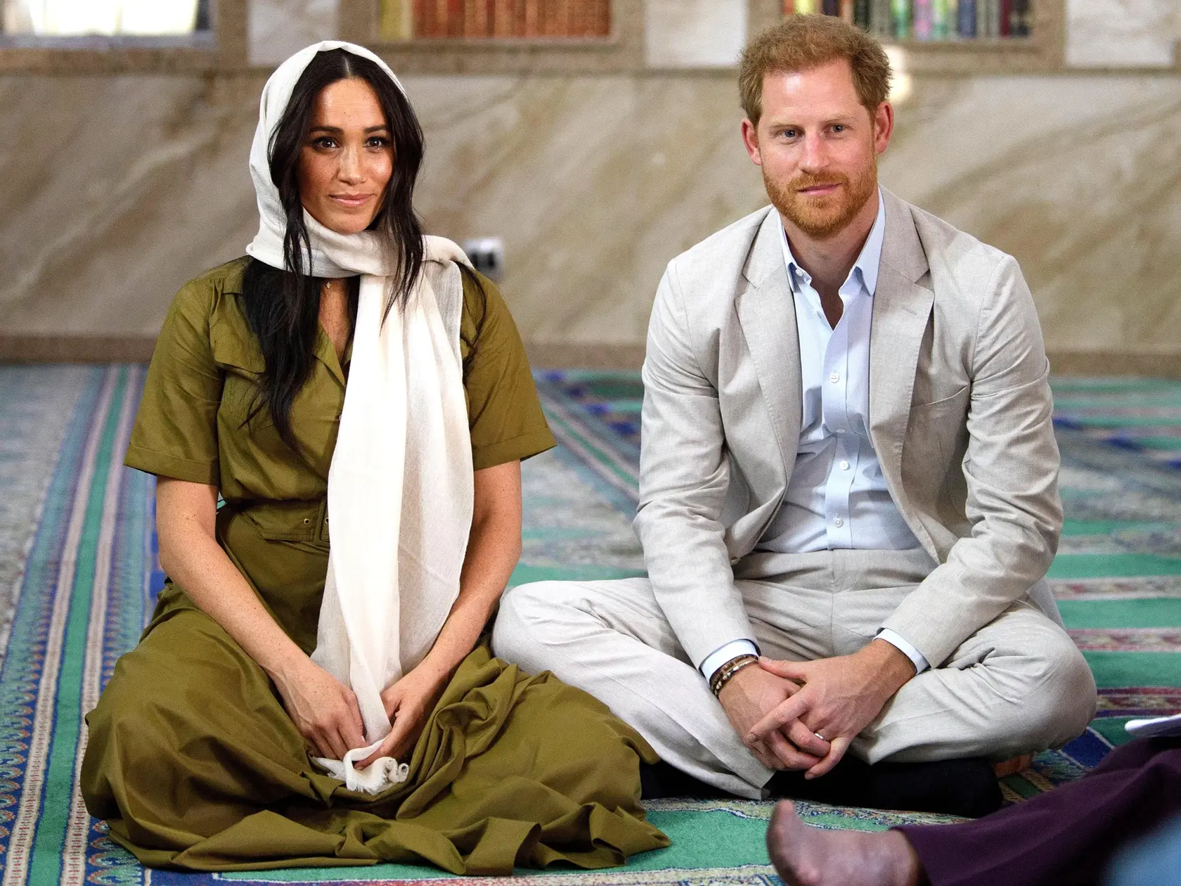 Princ Harry, syn Charlesa a princeznej Diany, je známy nielen svojím vzhľadom, ale aj svojou charizmou a aktivizmom v oblasti charity a vojenských veteránov.