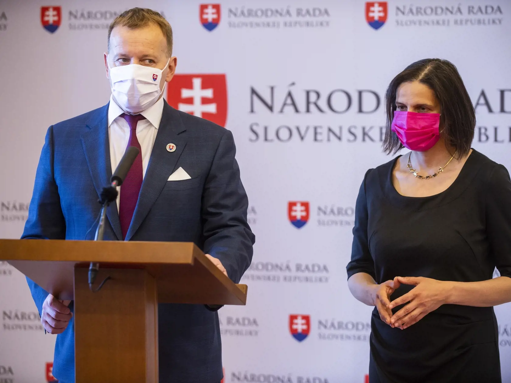 Na snímke zľava predseda NR SR Boris Kollár (Sme rodina) a ministerka spravodlivosti SR Mária Kolíková