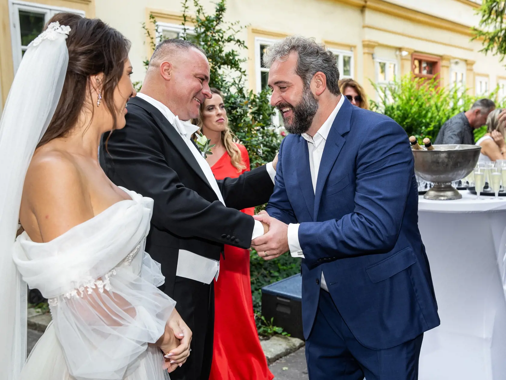 Svadba Juraja Drobu a Miroslavy Valovičovej v Bratislave. Na snímke Miroslava Valovičová, Juraj Droba a Martin Mňahončák.