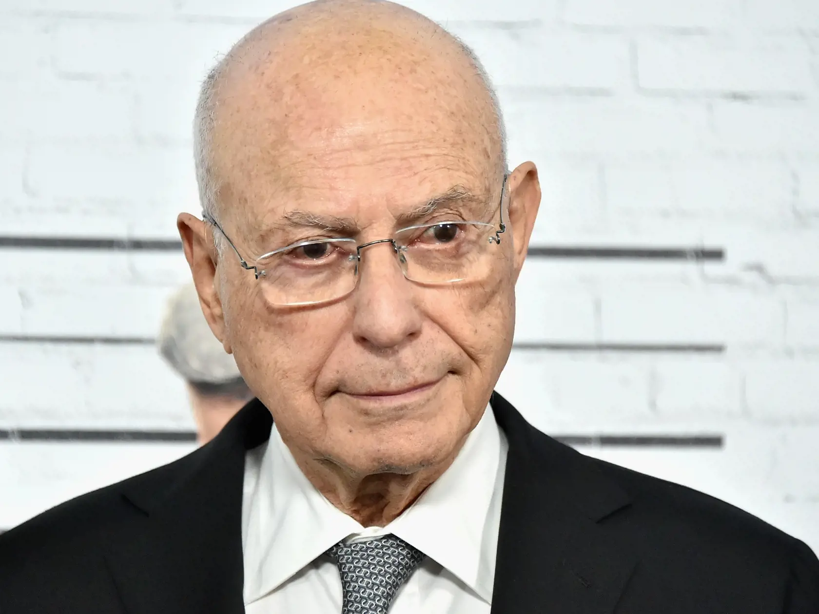 Vo veku 89 rokov zomrel oscarový herec a režisér Alan Arkin.