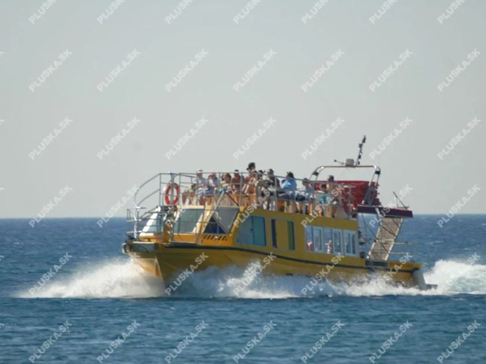 LOĎ: Sezóna sa začína, no turistov už vozí naplno.