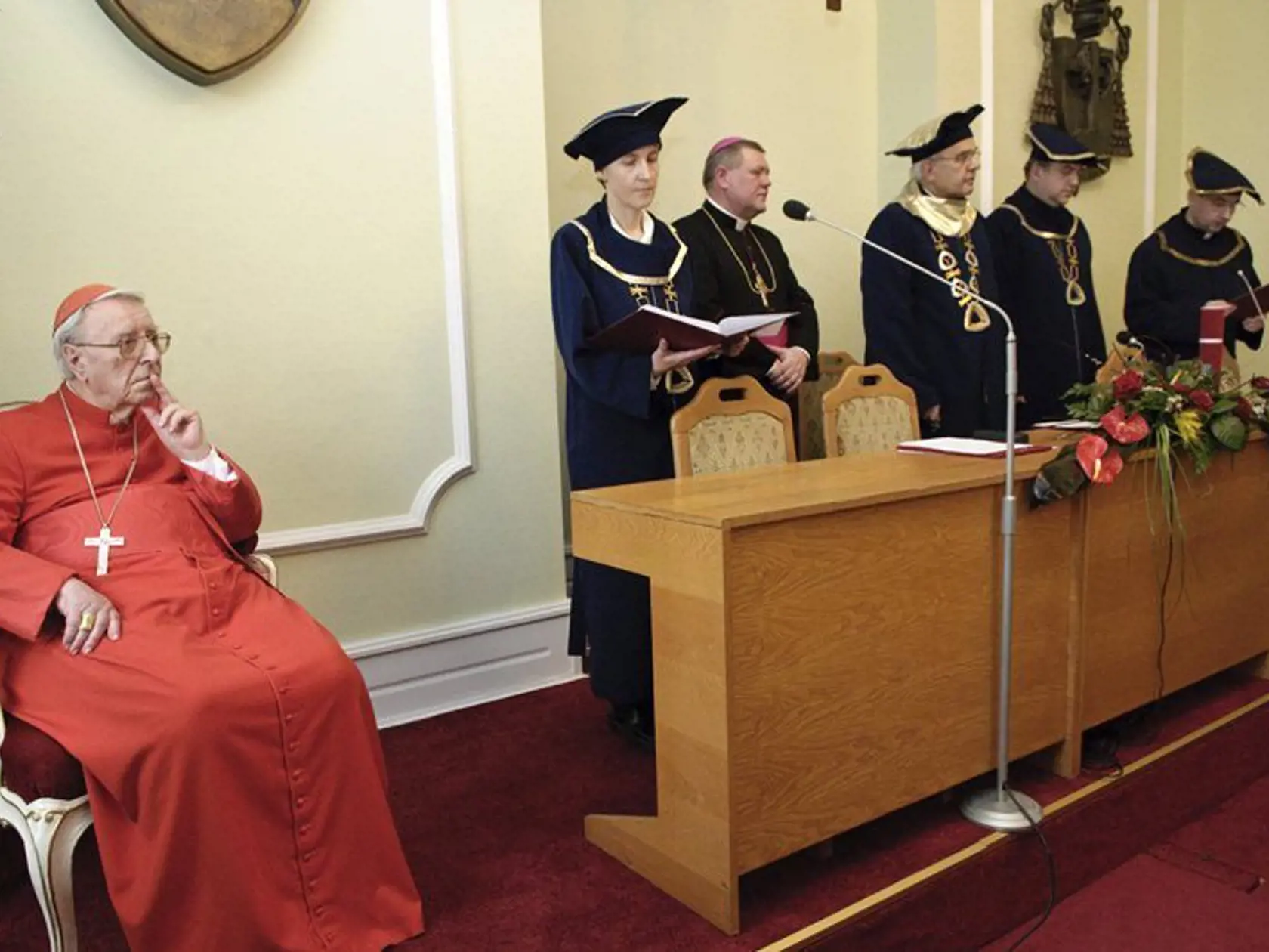 Katolícka univerzita v Ružomberku ocenila život a dielo kardinála Korca čestným titulom doctor honoris kauza.