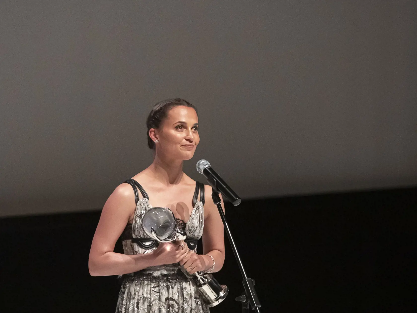 Alicia Vikander dostala Cenu prezidenta.