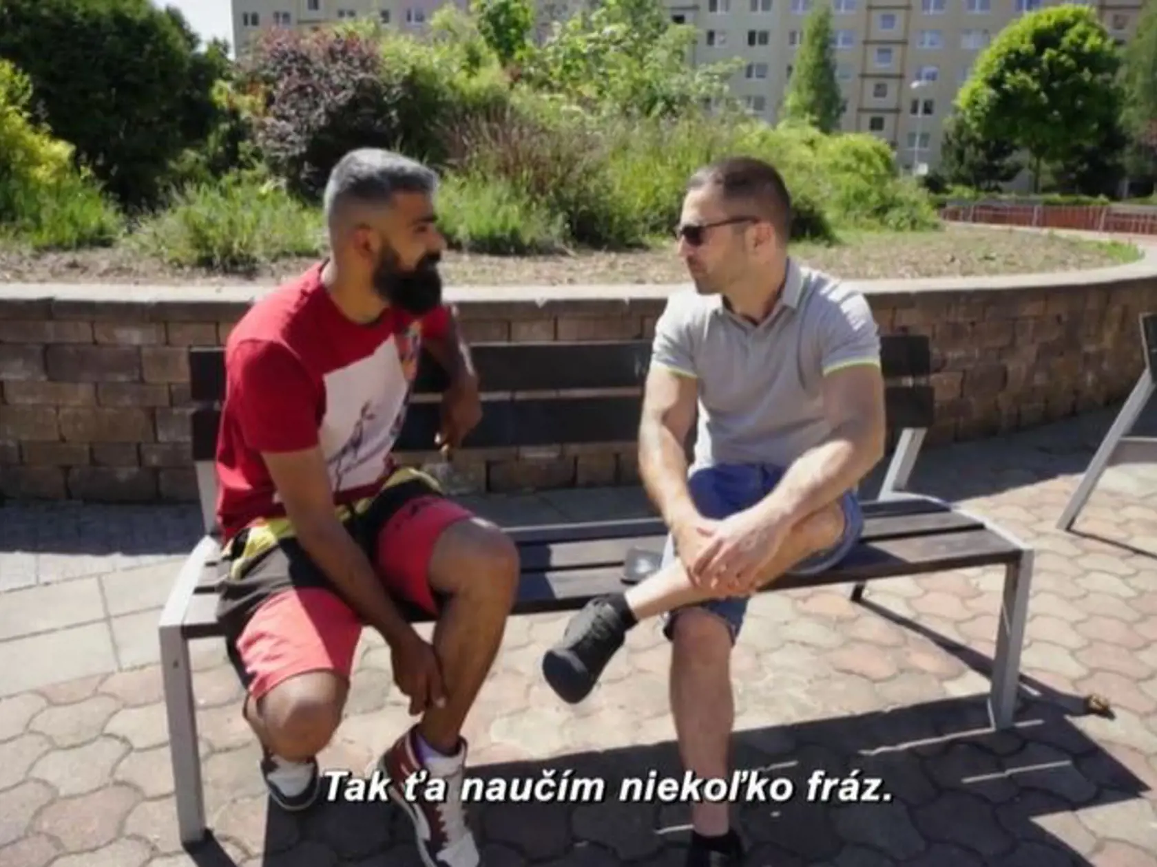 John a Betkin brat plánovalisvadbu.