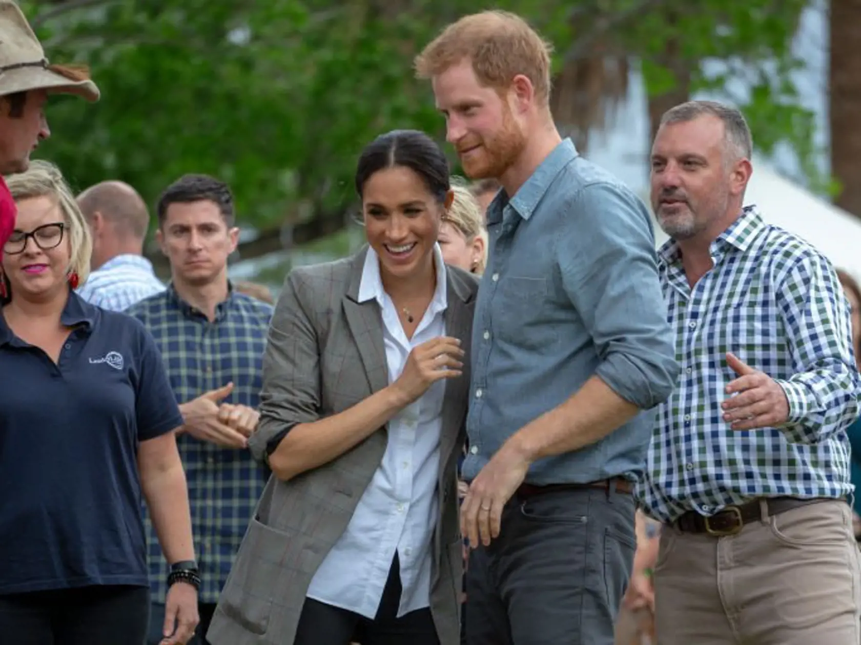 Meghan a Harry na návšteve Austrálie v roku 2018, kde už ukázala minibruško.