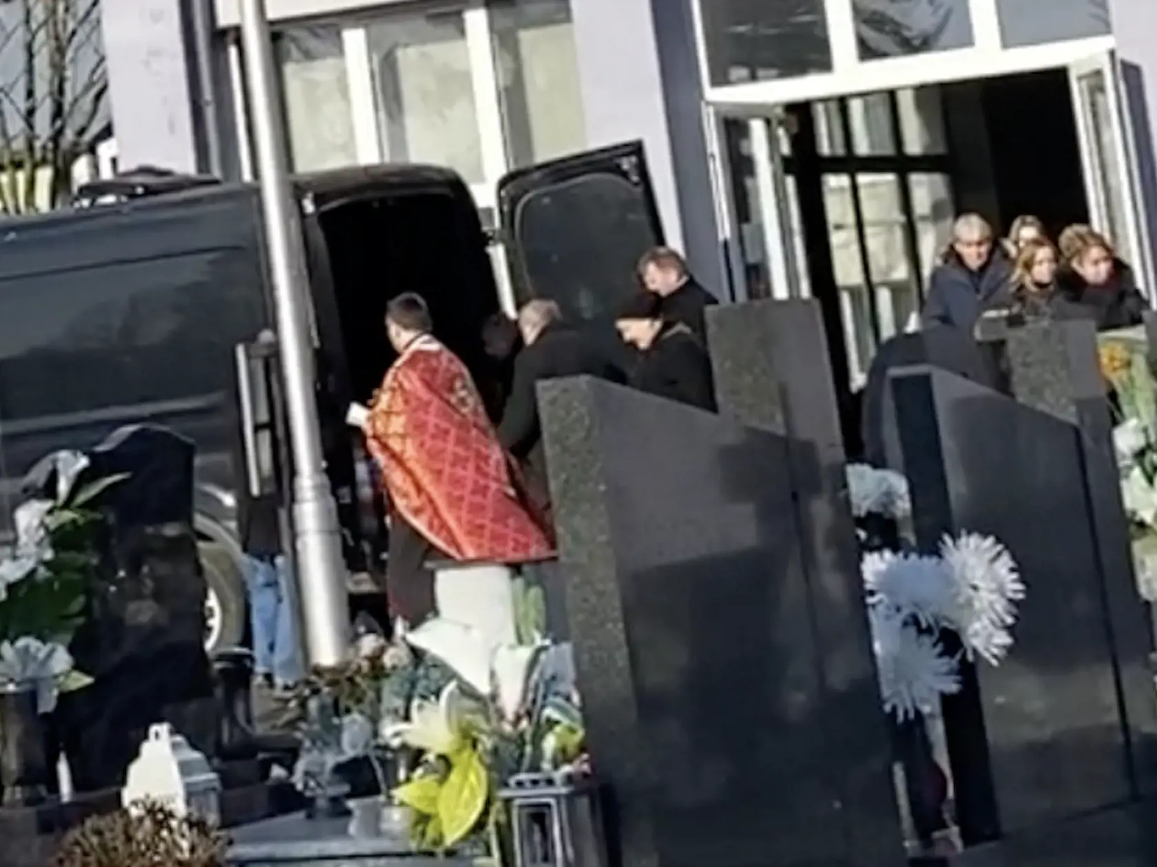 Pohreb Stanislava Telekyho (†53) z Michaloviec, ktorý zavraždil svoje dve deti Zuzanku (†14) a Martinka (†12) aj manželku Eriku (†44), sa uskutočnil v pondelok 23. 1. 2023, šesť dní po tom, ako si siahol v utorok 17. 1. 2023 aj na svoj život. Jeho obete pochovali v sobotu 21. 1. v Erikinom rodisku v Ladomírovej. Pri ich troch truhlách bol dátum úmrtia uvedený 15. 1. 2023.
