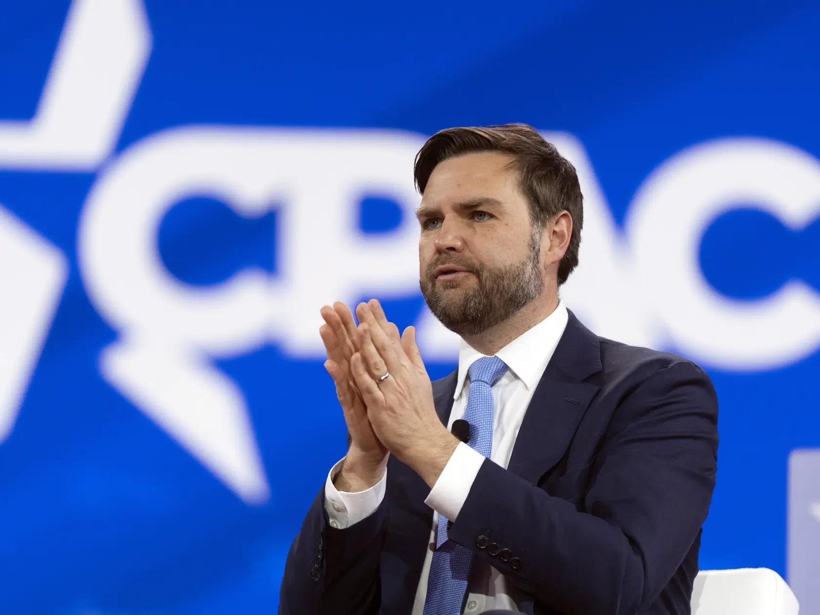 Na snímke viceprezident USA J.D. Vance reční na konferencii konzervatívnej politickej akcie (CPAC) v Oxon Hille 20. februára 2025.