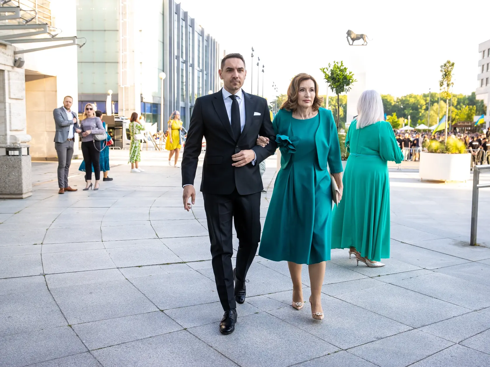 Exposlancovi hnutia OĽANO (dnes SLOVENSKO) Györgymu Gyimesimu robila garde jeho mama.