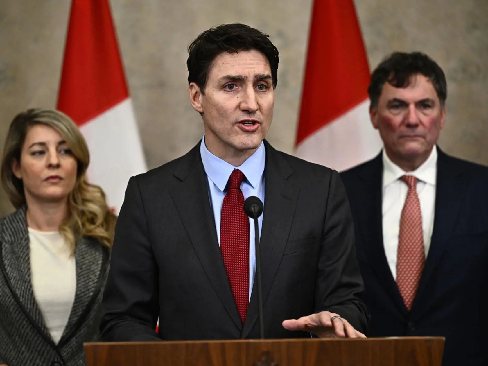Trudeau oznámil v reakcii na Trumpovo nariadenie zavedenie ciel na tovar z USA