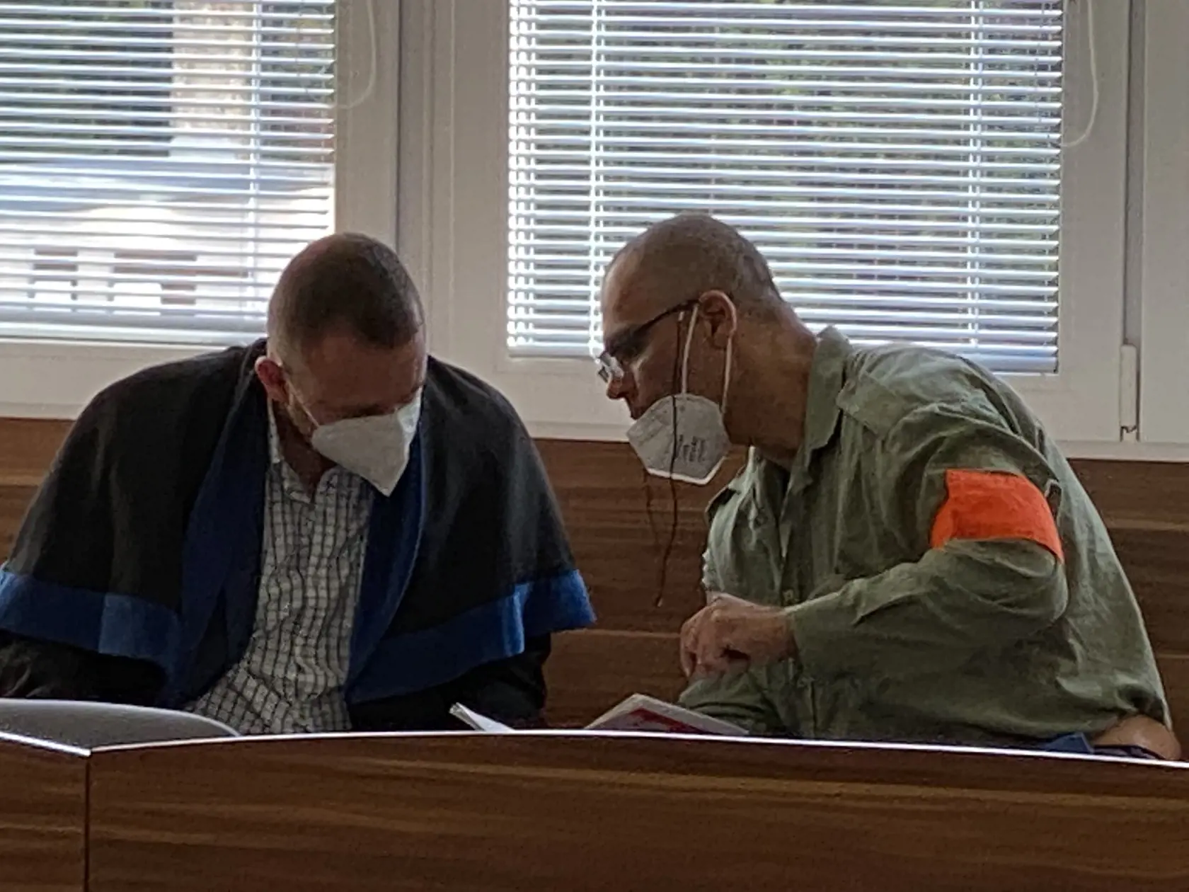 Ladislav Badó z Košíc si odpykáva 23-ročný trest za vraždu Jána Kromku, Petra Klešča a pokus o vraždu Jozefa Holuba. Tiež tvrdí, že na poprave Klešča sa nepodieľal. Okresný súd v Prešove požiadal o obnovu konania a požiadal, aby sa súd zaoberal výpoveďami svedkov, ktorí jeho verziu potvrdzujú.