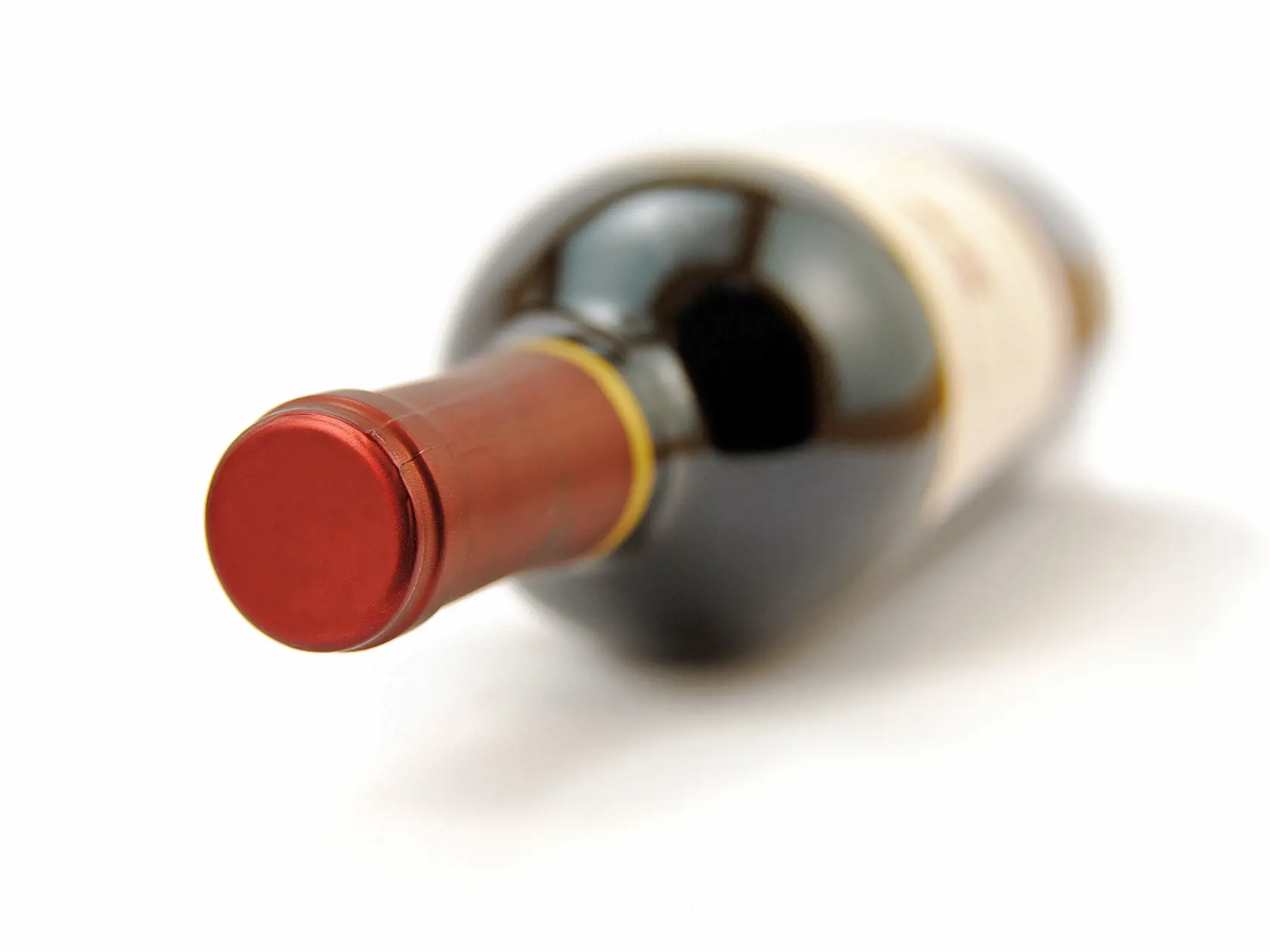 Histamínová intolerancia sa neznesie s alkoholom. Dobrou správou je, že existujú vína, ktoré majú nízky obsah histamínu.