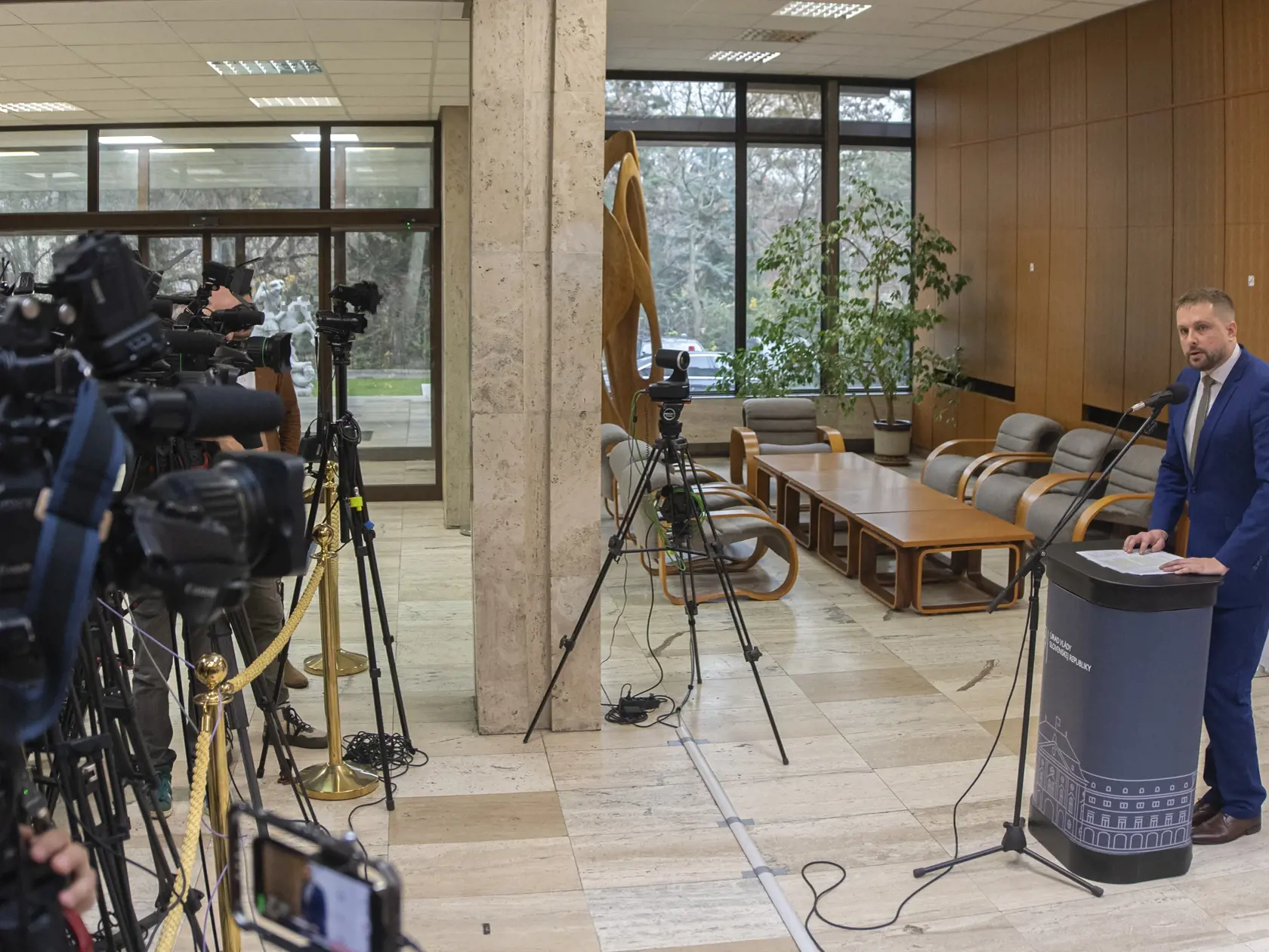 Minister zdravotníctva SR Kamil Šaško počas vyhlásenia pre médiá pred začiatkom 62. rokovania vlády SR.
